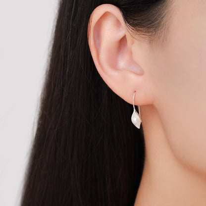 Sterling Silver Calla Lily Flower Hook Earrings with Fresh Water Pearls, Nature Inspired Pretty and Elegant Jewellery