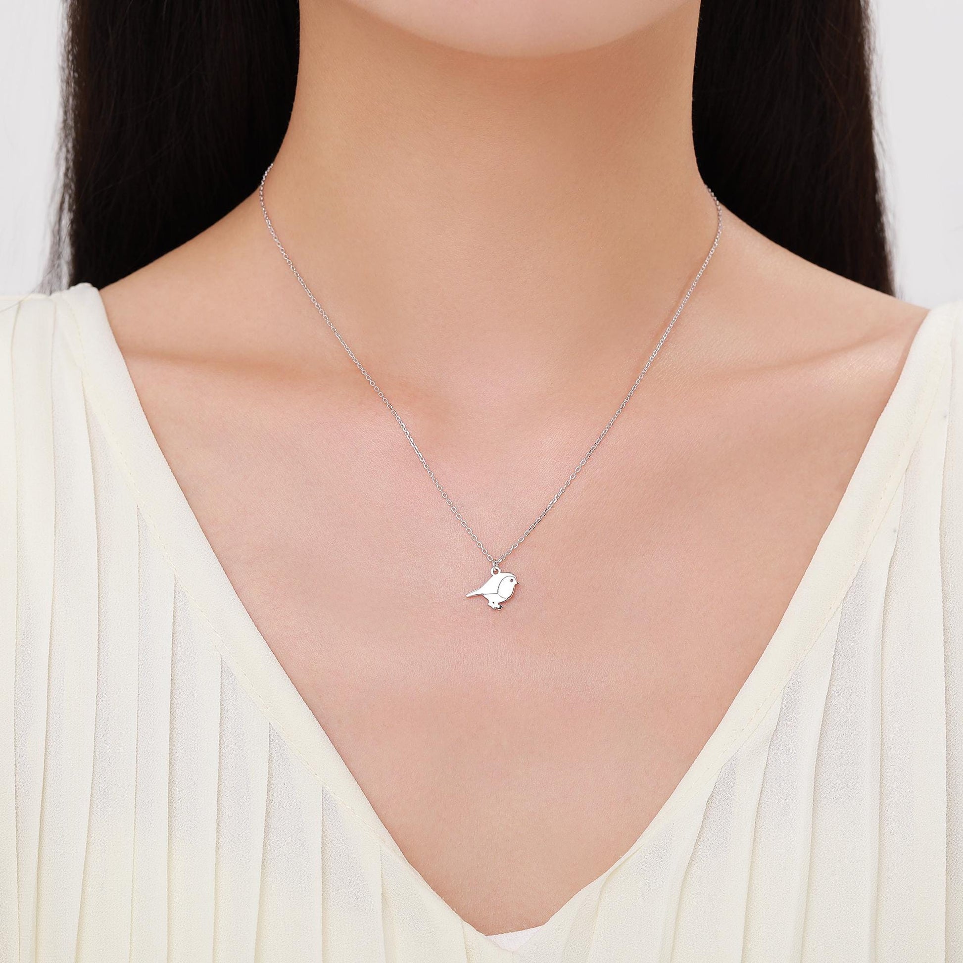 Robin Bird Pendant Necklace in Sterling Silver, Silver Animal