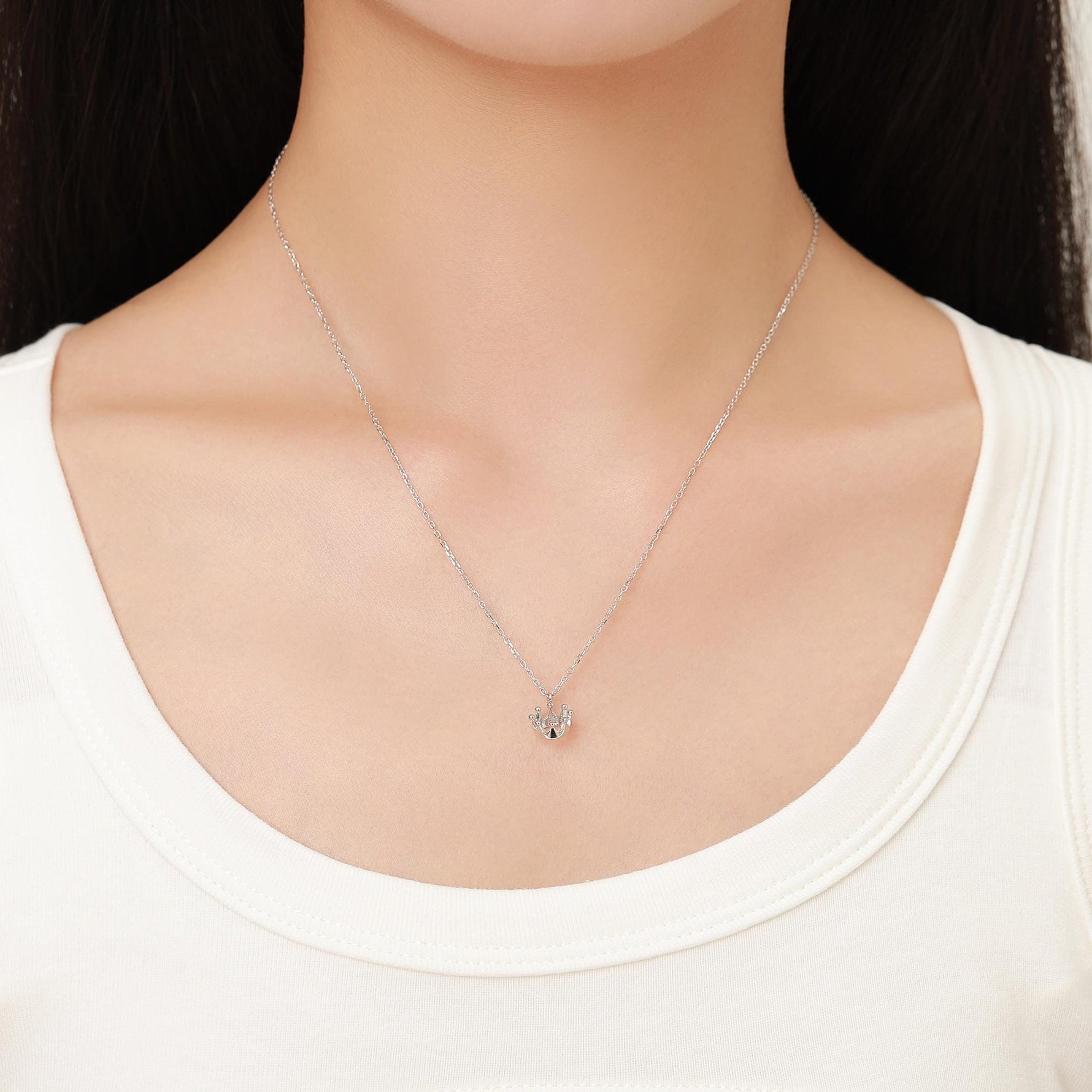 Tiny Crown Pendant Necklace in Sterling Silver, Silver or Gold, Little Crown Necklace