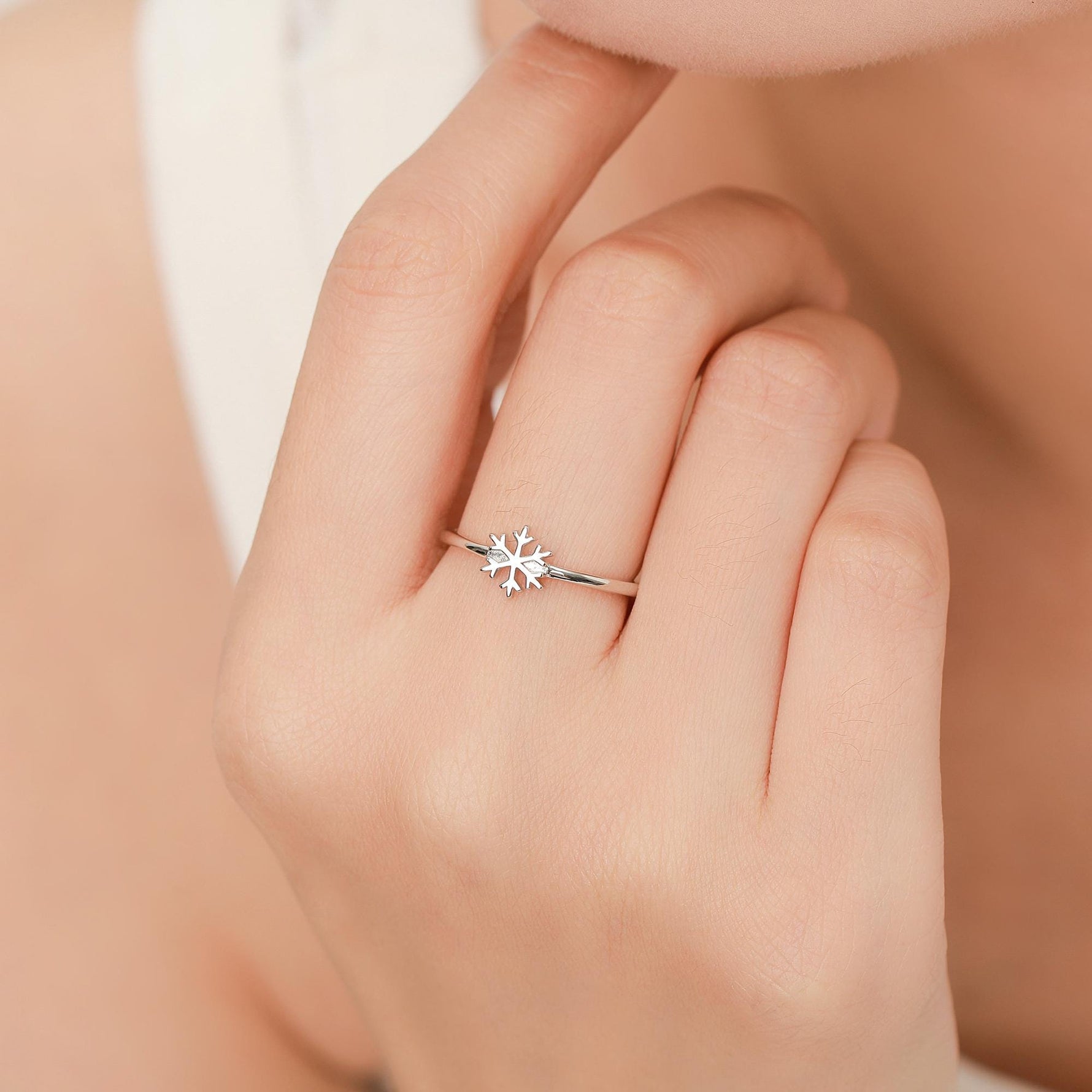 Tiny Snowflake Ring in Sterling Silver, Minimalist Winter Design, Adjustable Size, Festive Season Snow Ring