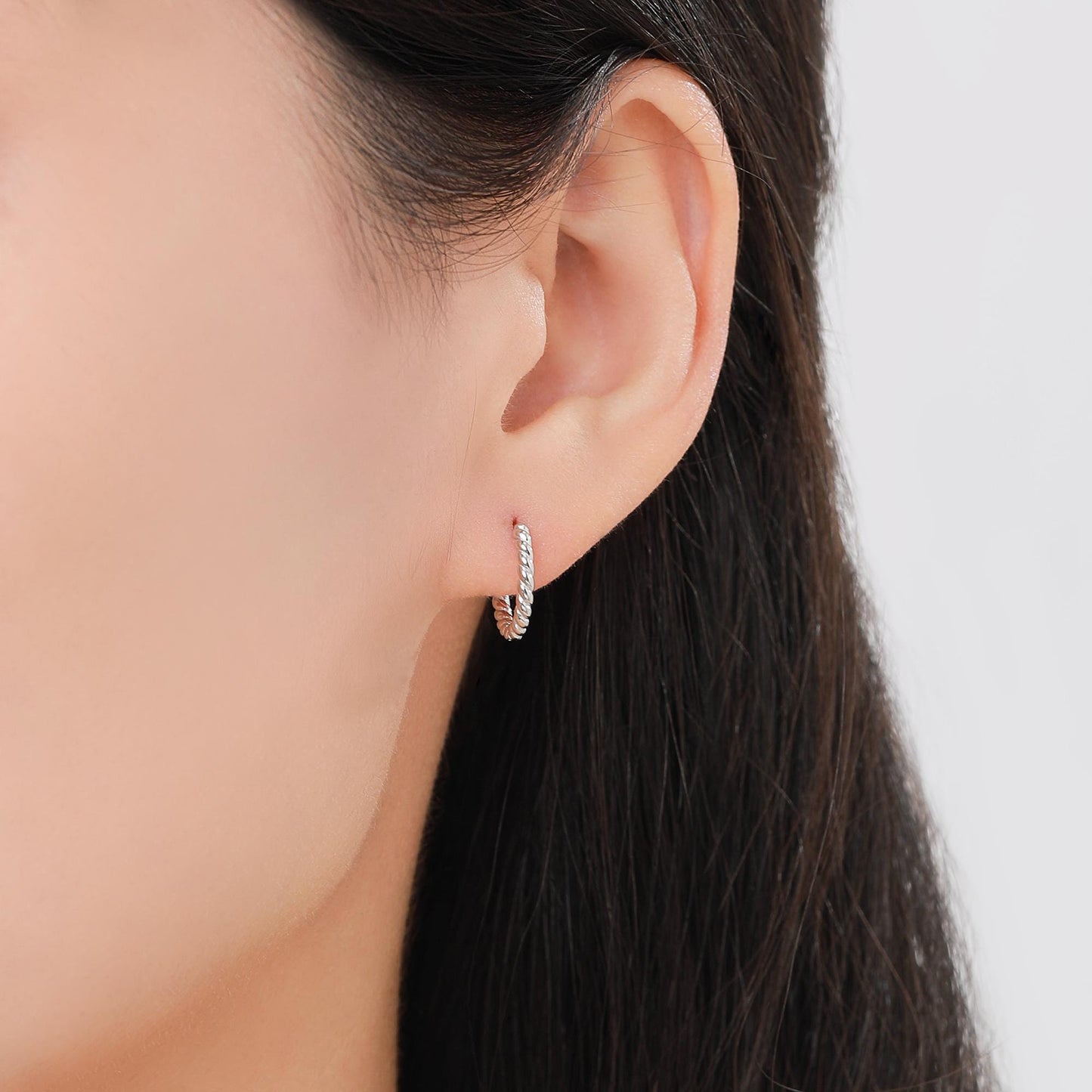 Sterling Silver Minimalist 8mm or 10mm Braided Huggie Hoops, Minimal Silver Twist Hoops, Intertwining Hoop Earrings, Dainty Hoops Earrings