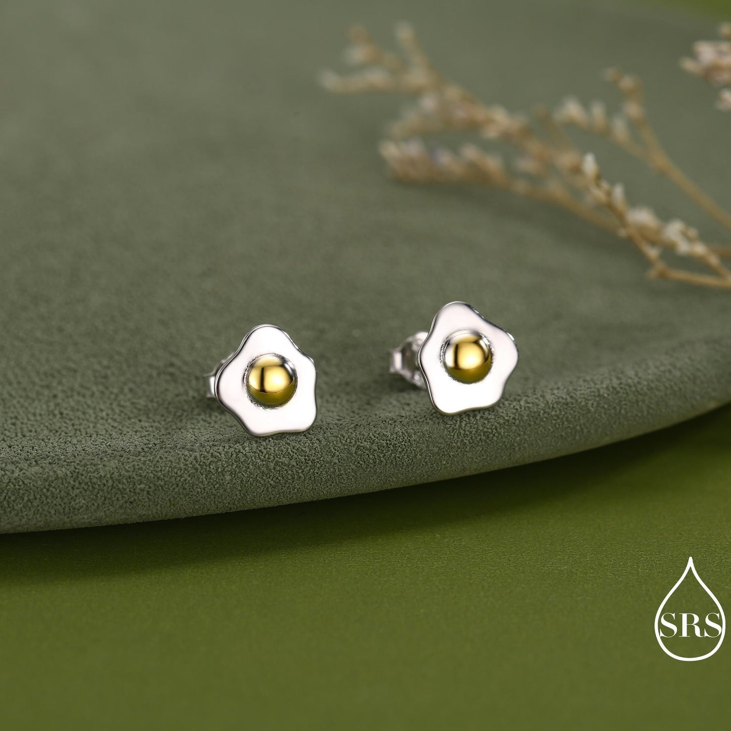 Sterling Silver Fried Egg Stud Earrings – Cute Breakfast Mini Studs – Food Jewellery