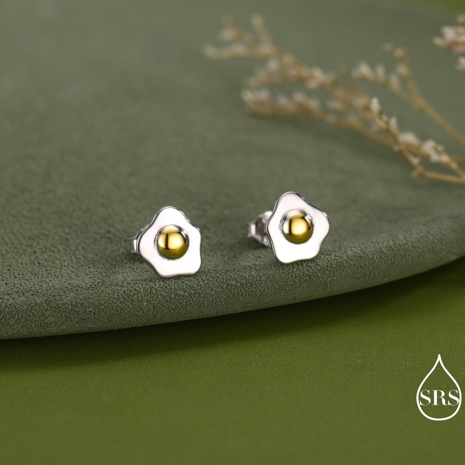 Sterling Silver Fried Egg Stud Earrings – Cute Breakfast Mini Studs – Food Jewellery