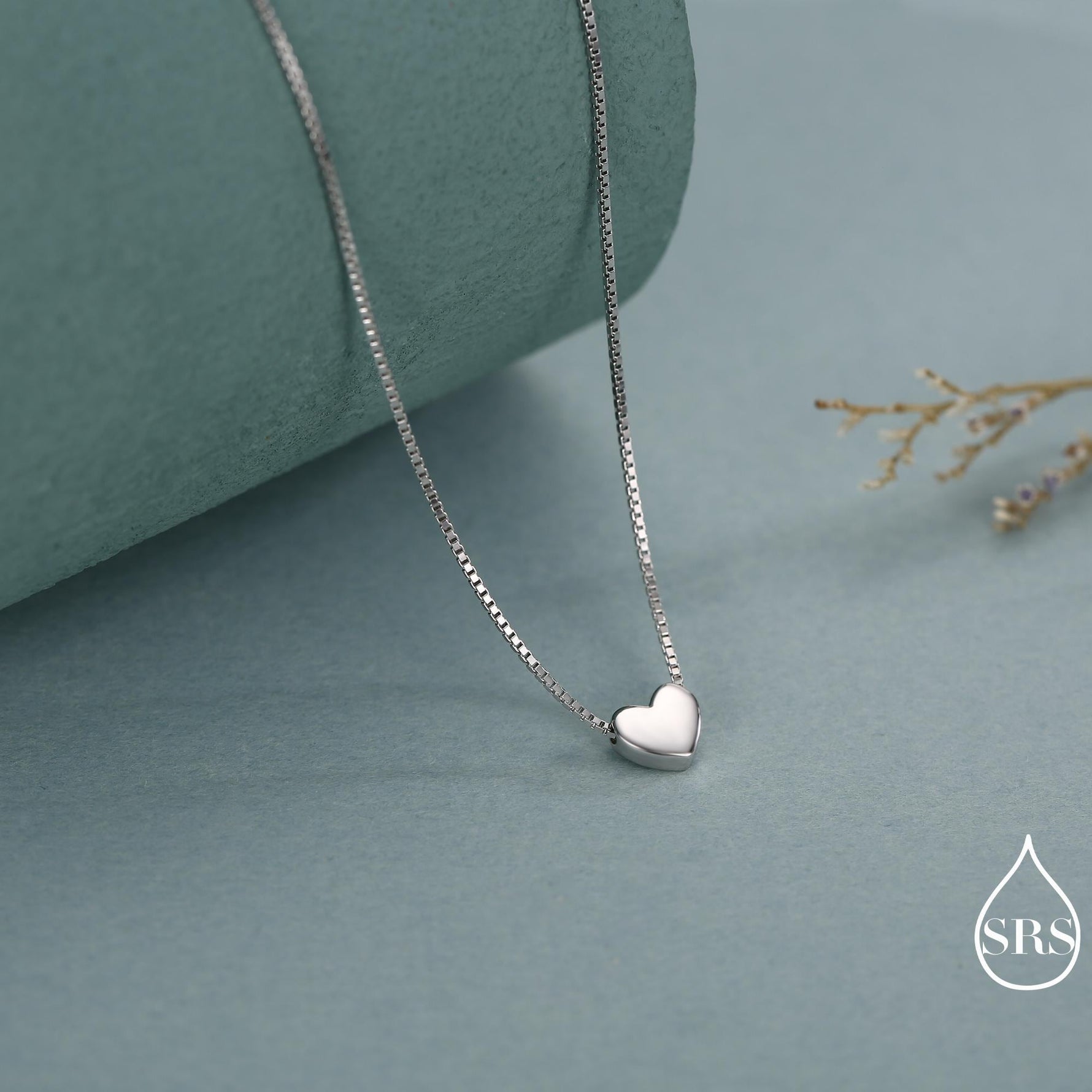 Minimalist Heart Pendant Necklace in Sterling Silver, Gold and Rose Gold. Tiny Heart Necklace, Sweet and Cute