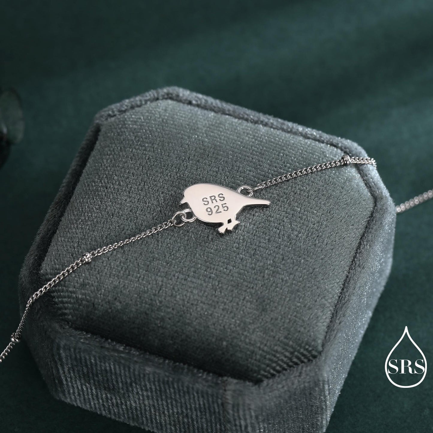 Robin Bird Bracelet in Sterling Silver. Robin Bracelet with a Satellite Chain, Nature Inspired Bird Jewellery, Minimalist, Simple and Tiny