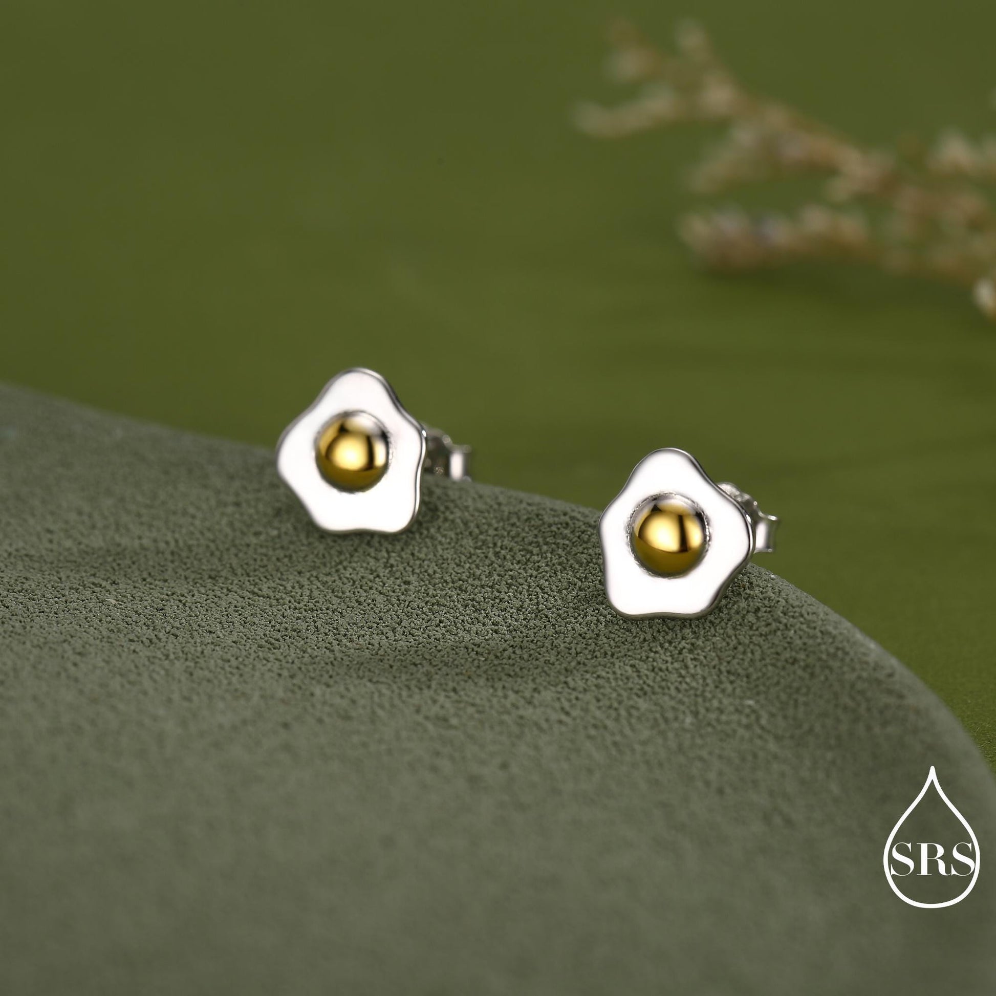 Sterling Silver Fried Egg Stud Earrings – Cute Breakfast Mini Studs – Food Jewellery
