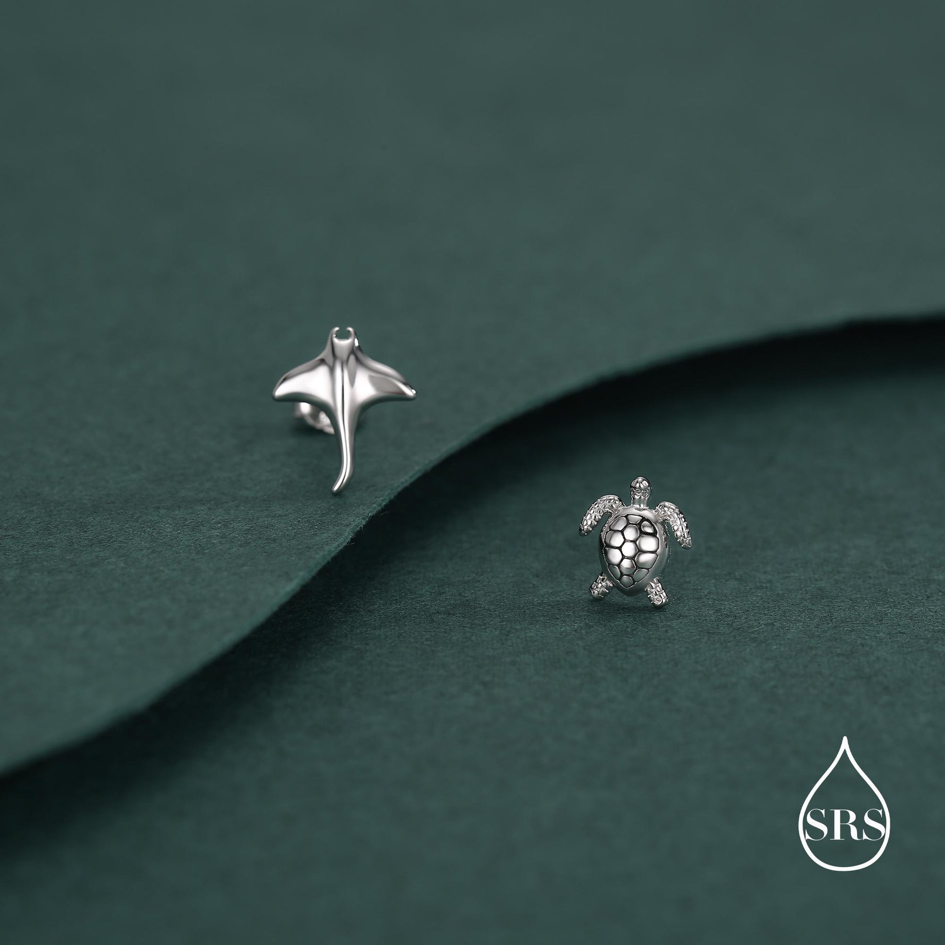 Sterling Silver Manta Ray & Sea Turtle Stud Earrings – Ocean Animal Mismatched Earrings, Minimalist Marine Life Jewellery, Beach Lover Gift