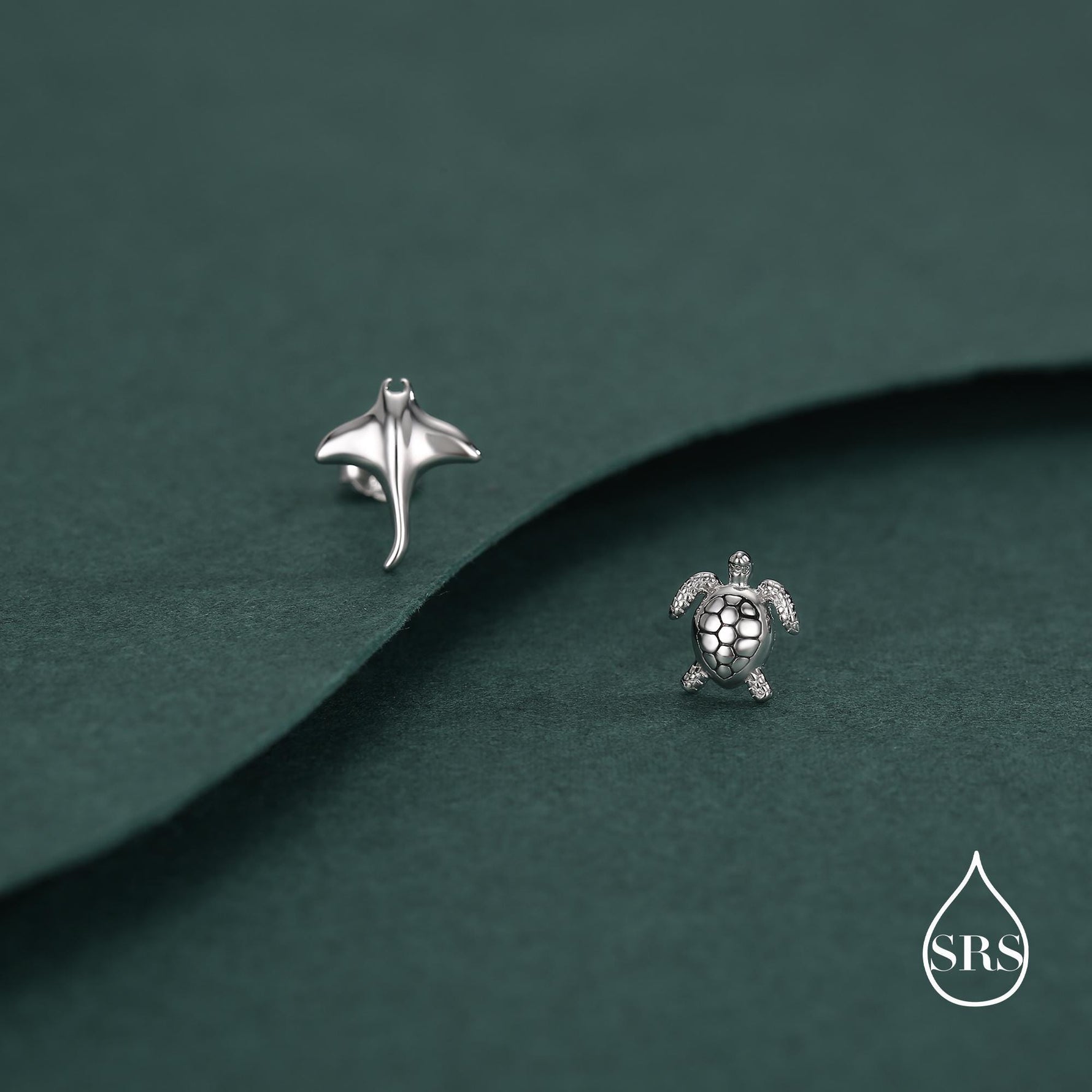 Sterling Silver Manta Ray & Sea Turtle Stud Earrings – Ocean Animal Mismatched Earrings, Minimalist Marine Life Jewellery, Beach Lover Gift