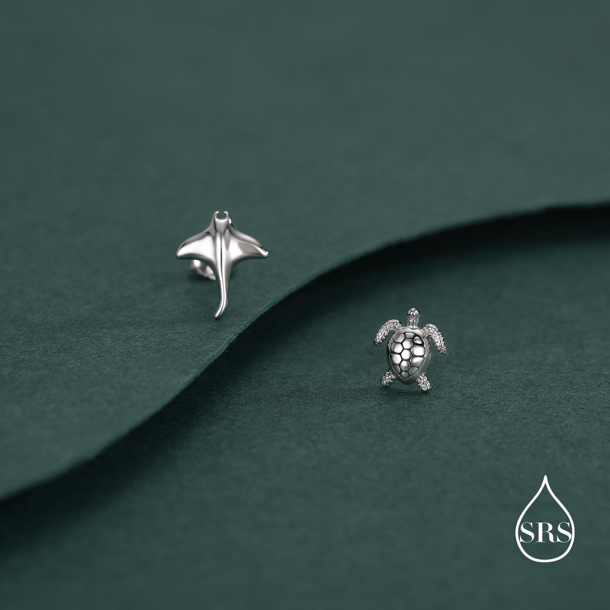 Sterling Silver Manta Ray & Sea Turtle Stud Earrings – Ocean Animal Mismatched Earrings, Minimalist Marine Life Jewellery, Beach Lover Gift