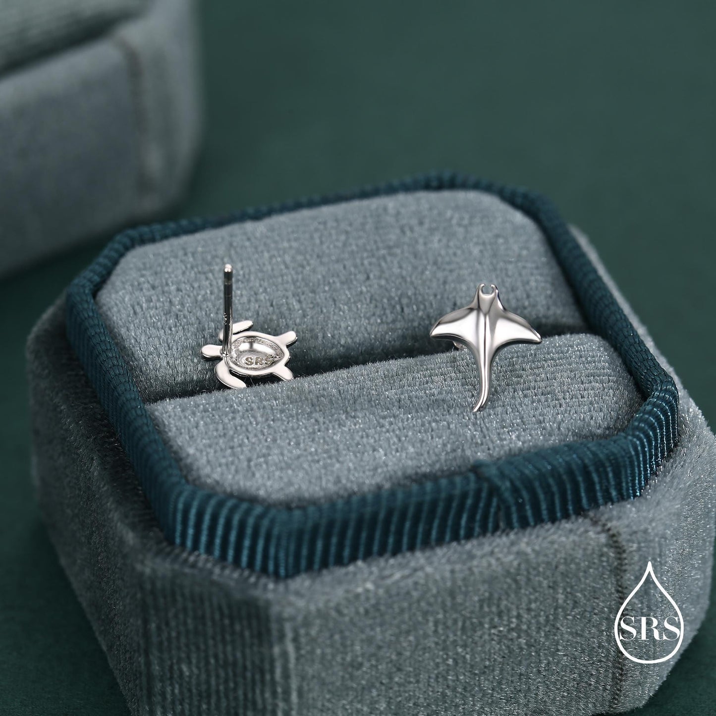 Sterling Silver Manta Ray & Sea Turtle Stud Earrings – Ocean Animal Mismatched Earrings, Minimalist Marine Life Jewellery, Beach Lover Gift