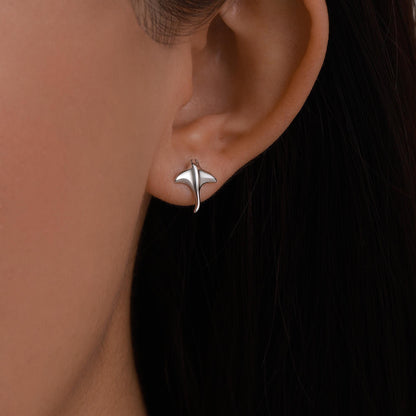 Sterling Silver Manta Ray & Sea Turtle Stud Earrings – Ocean Animal Mismatched Earrings, Minimalist Marine Life Jewellery, Beach Lover Gift