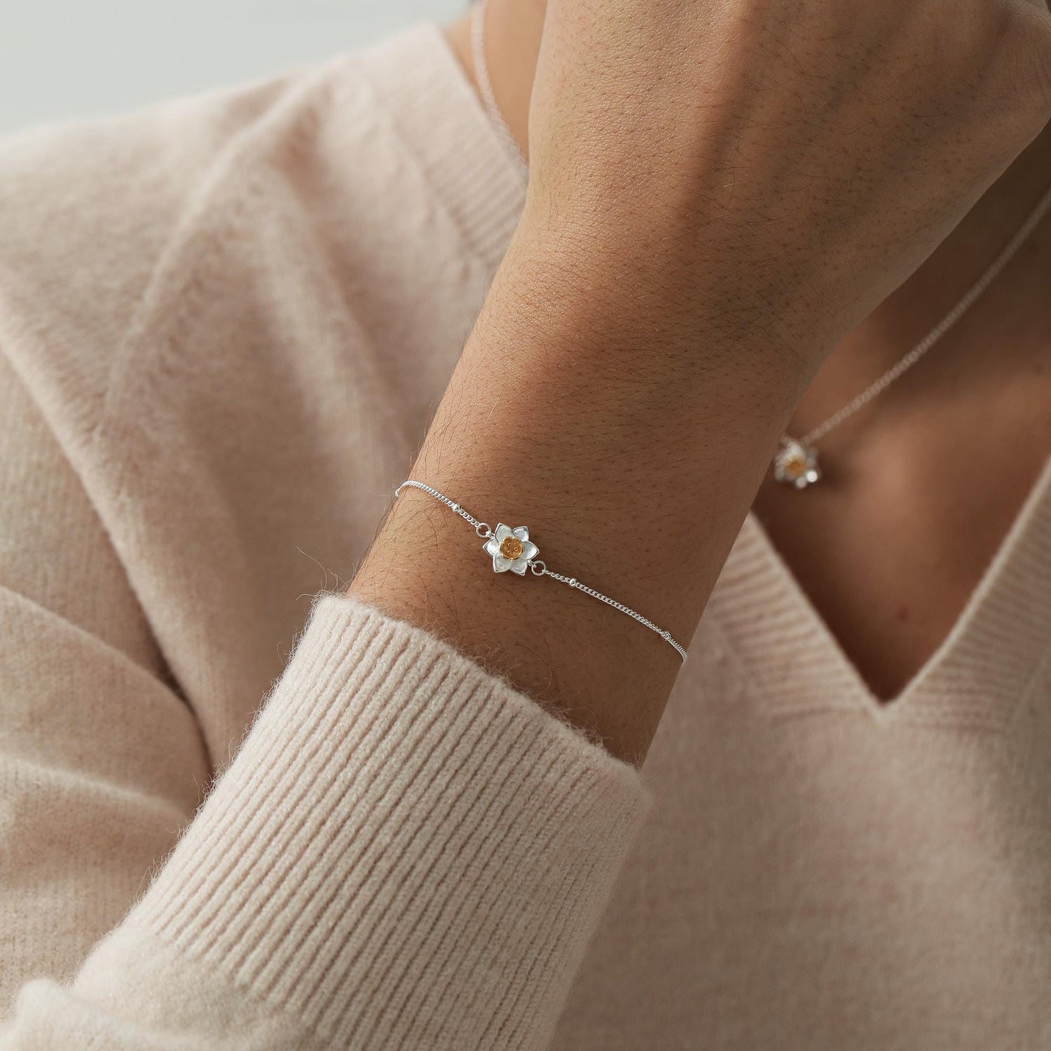 Daffodil Flower Bracelet with a Satellite Chain