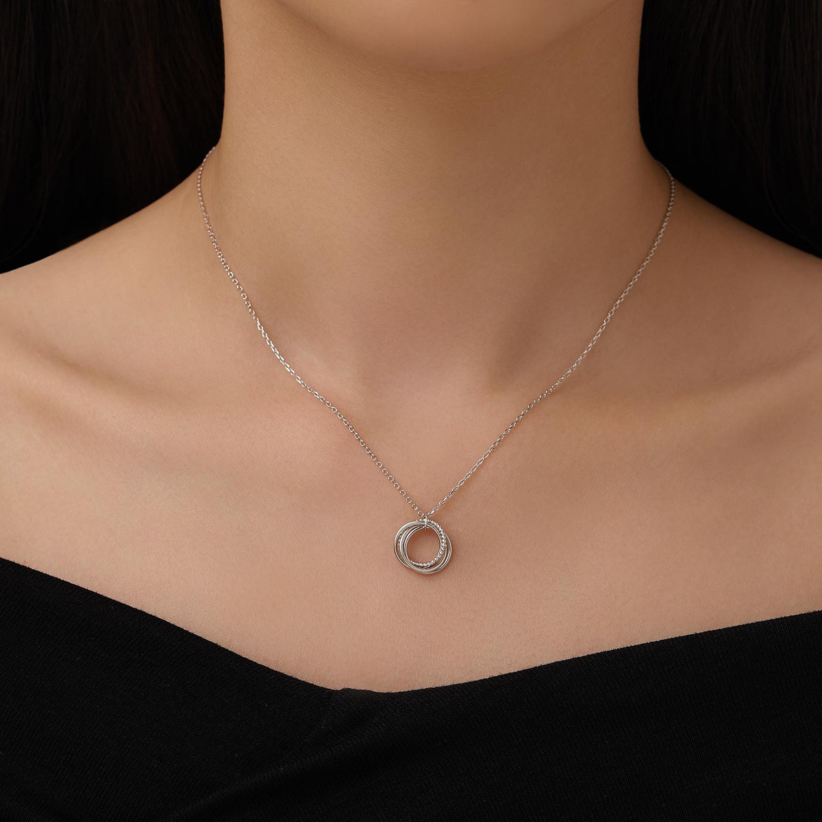 Sterling Silver Four Interlocking Circles Pendant Necklace with Dotted Details, Four Entwined Rings for 40s, 40th Infinity Necklace