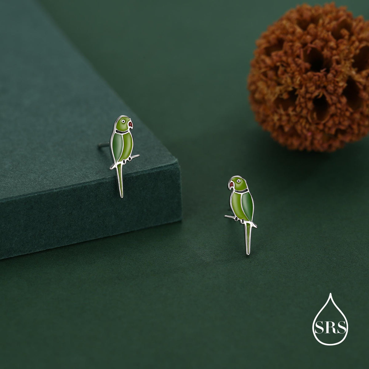 Sterling Silver Green Enamel Parakeet Parrot Earrings， Bird Earrings