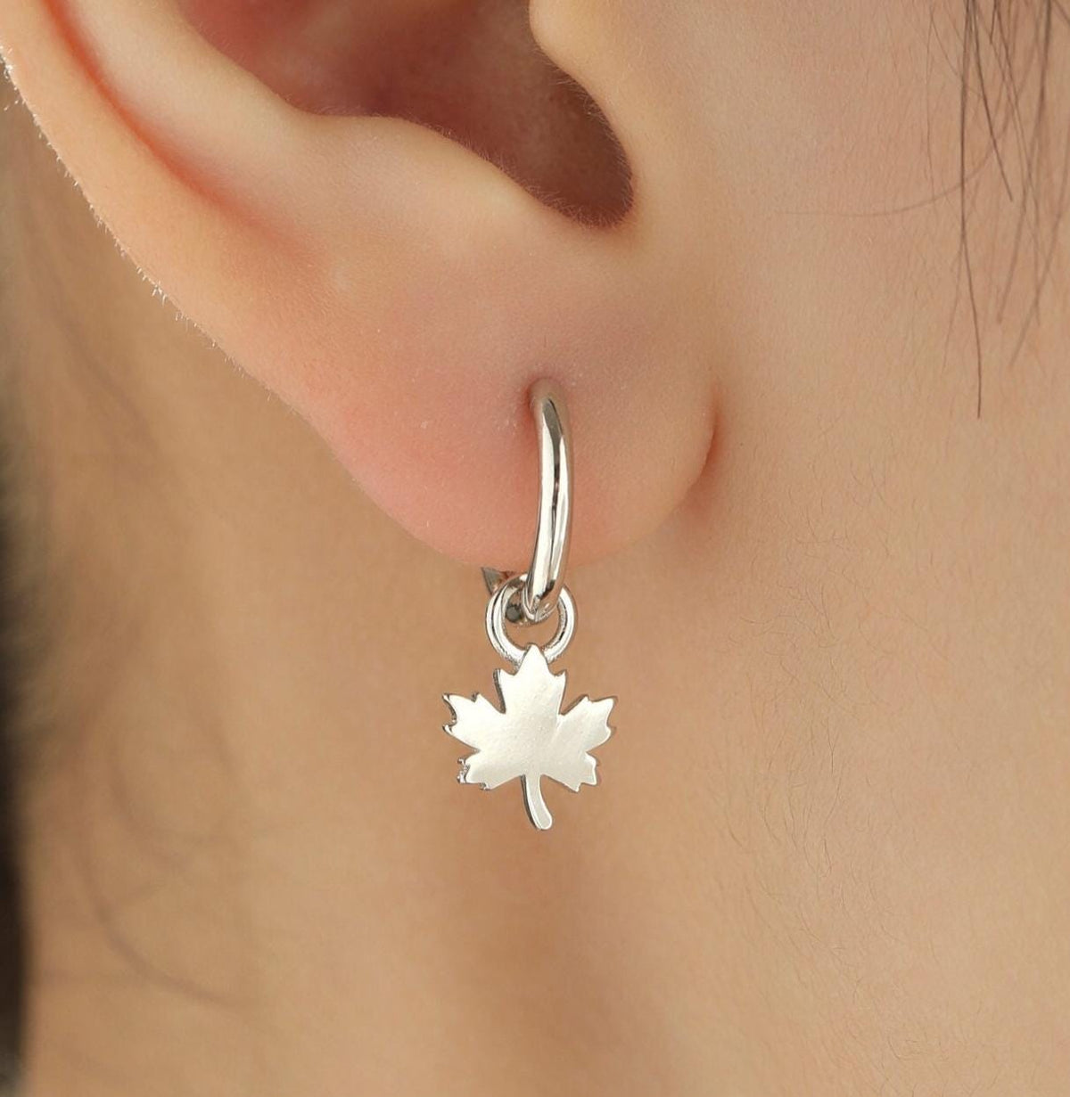 Delicate Maple Leaf Charm Huggie Hoop Earrings in Sterling Silver, Silver, Gold or Rose Gold, Maple Leaf Charm Huggies Hoops, Detachable
