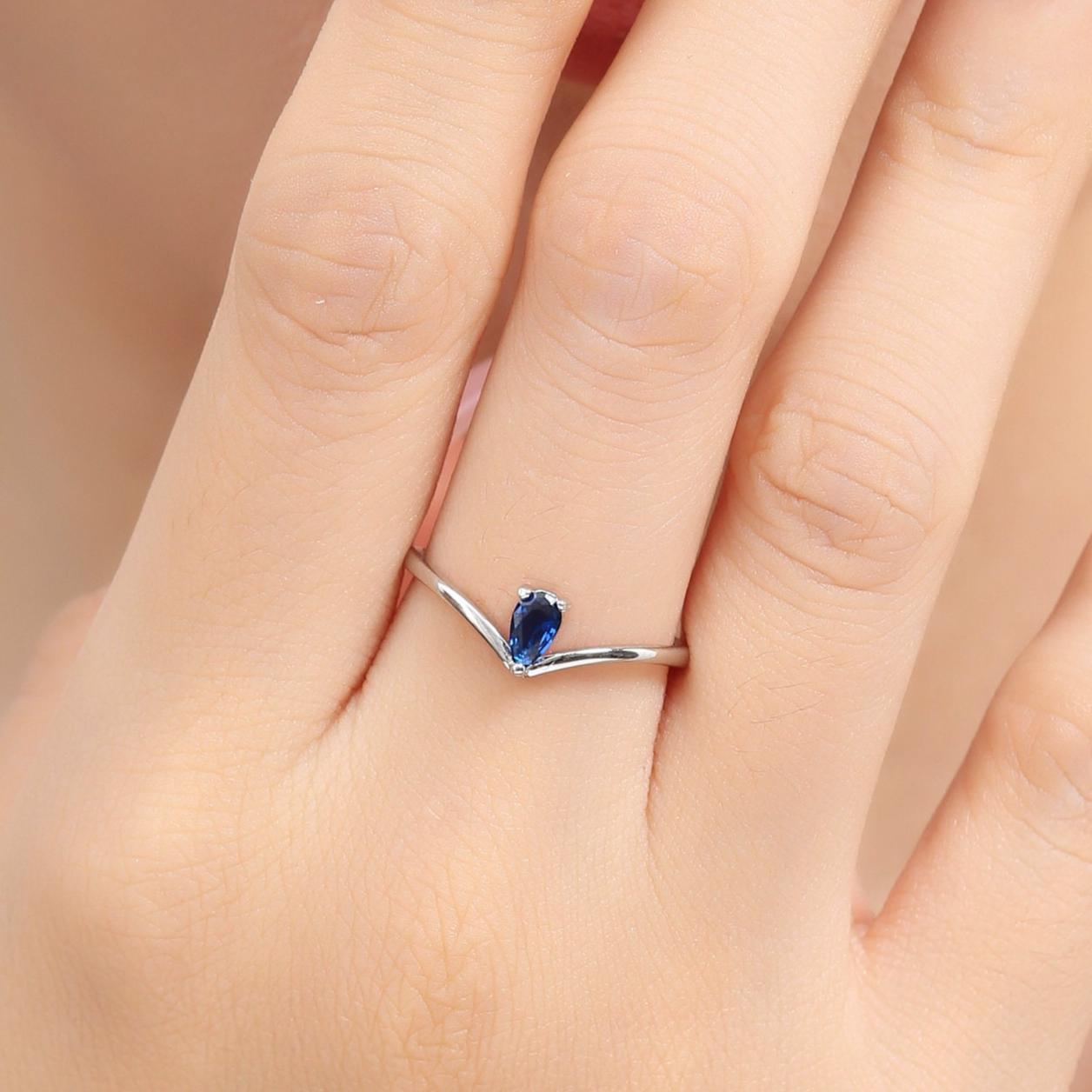 Emerald Green CZ Droplet Chevron Ring in Sterling Silver, 3x5mm, Prong Set Pear Cut V Ring, Adjustable Size, May Birthstone