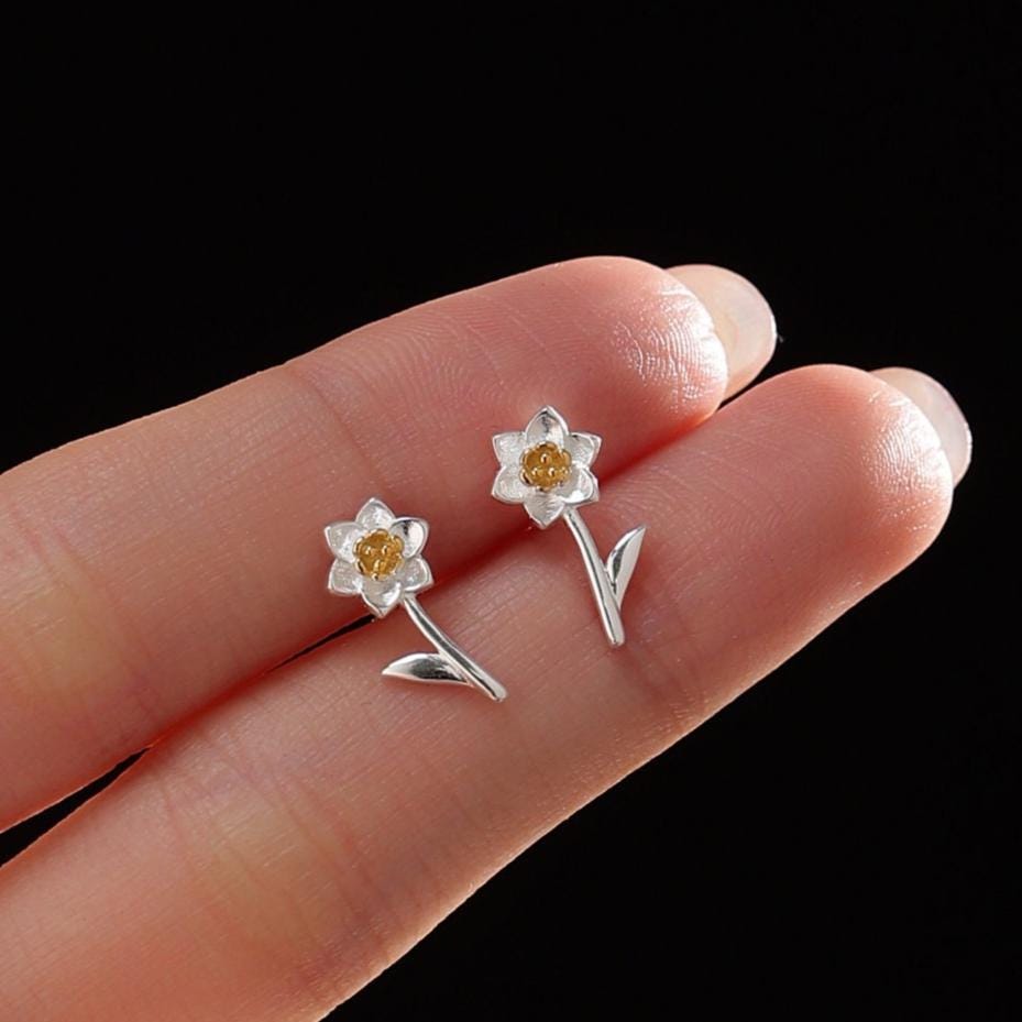 Daffodil Stud Earrings in Sterling Silver, Tiny Flower Earrings, Two Finishes, Daffodil Earrings, March Birth Flower