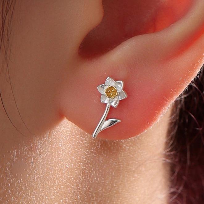 Daffodil Stud Earrings in Sterling Silver, Tiny Flower Earrings, Two Finishes, Daffodil Earrings, March Birth Flower