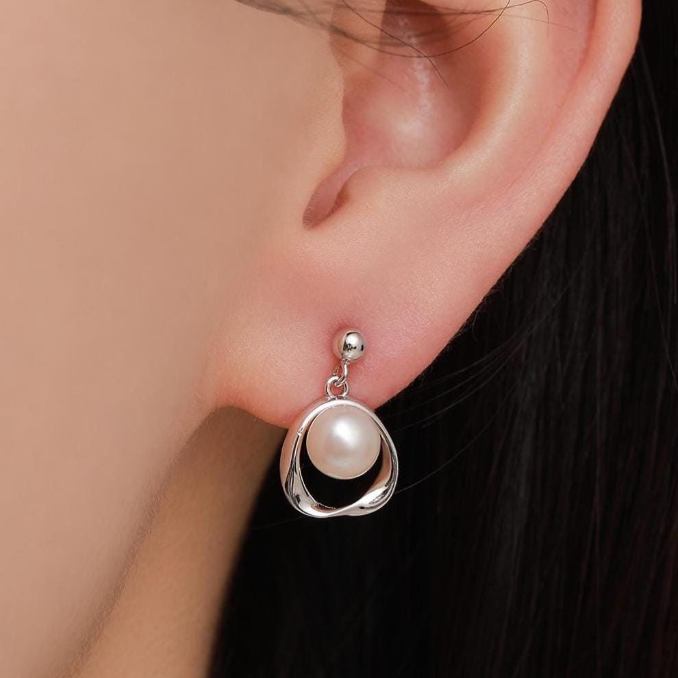 Genuine Freshwater Pearl and Mobius Circle Dangle Drop Earrings in Sterling Silver, Delicate Keshi Pearl Halo Earrings, Genuine Pearls