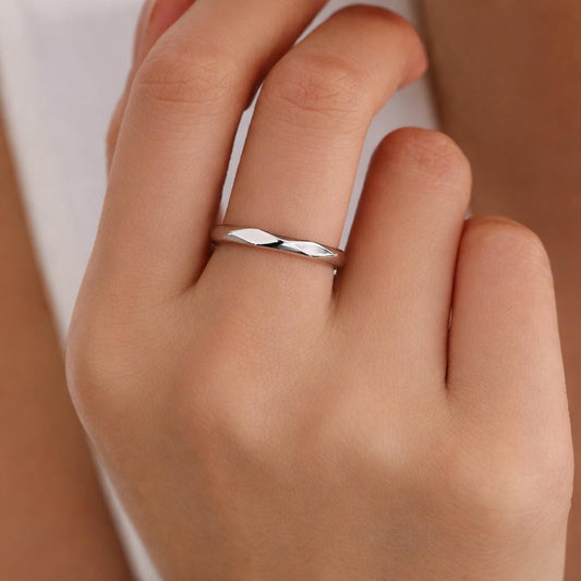 Sterling Silver Minimalist Facted Ring, Adjustable Size, Minimalist Diamond Cut Ring