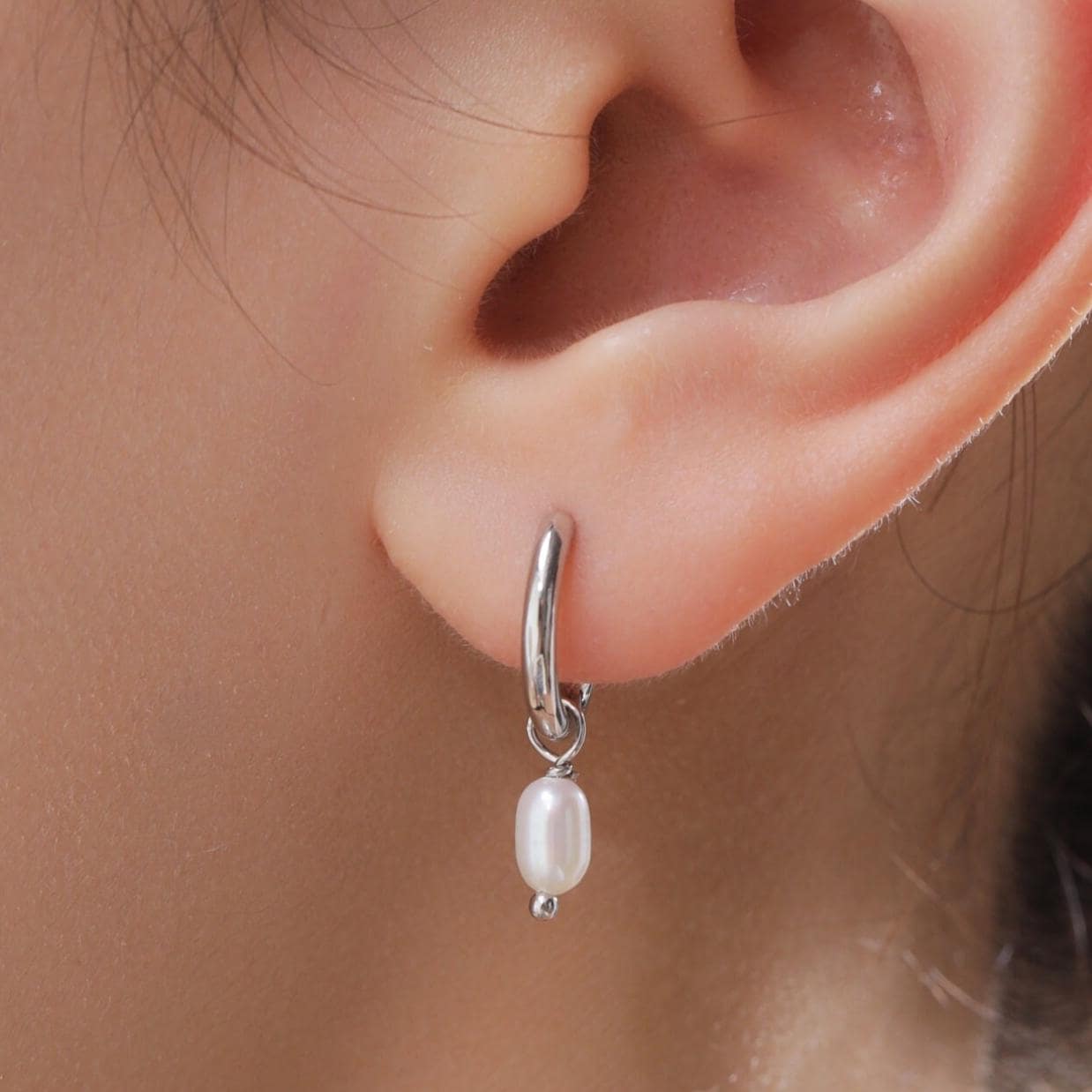 Genuine Oval Pearl with Skinny Hoop Earrings in Sterling Silver, Detachable Freshwater Pearl Hoop Earrings, Natural Pearl Huggie Hoops