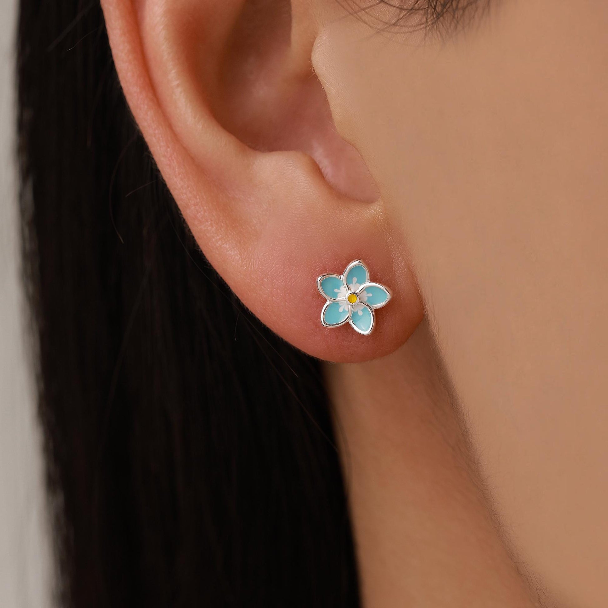 Sterling Silver Forget-Me-Not Flower 16G Flat Back Stud Earring