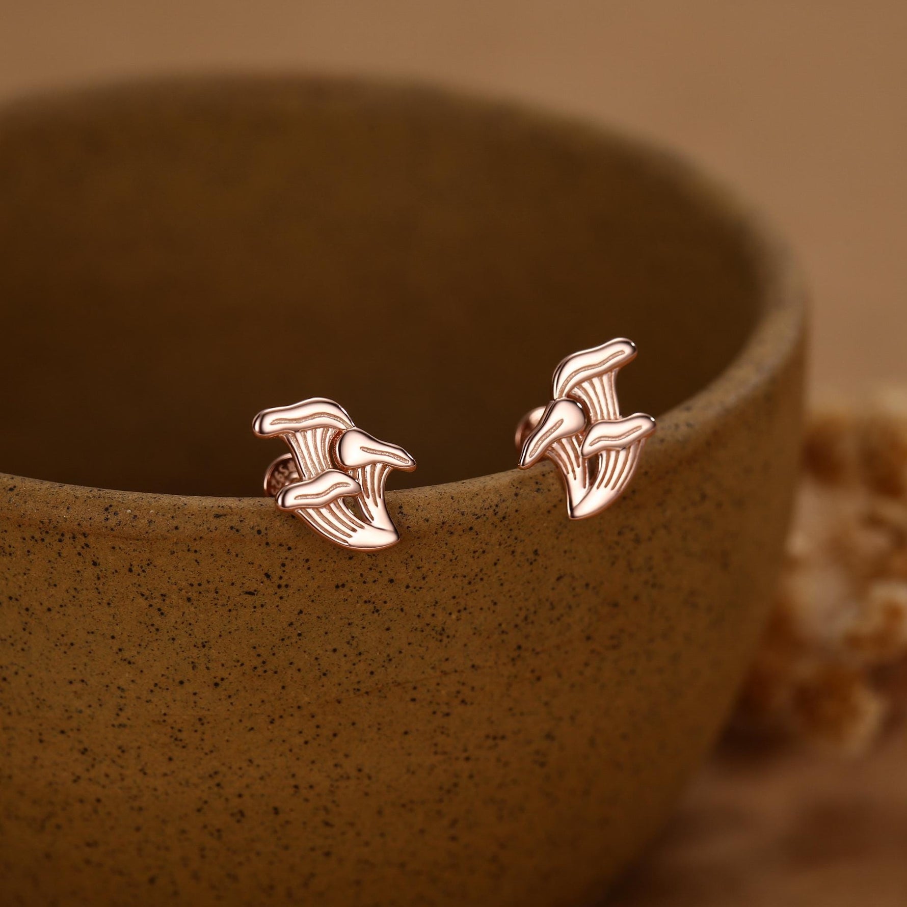Sterling Silver Chanterelle Mushroom 16G Flat Back Labret Earrings