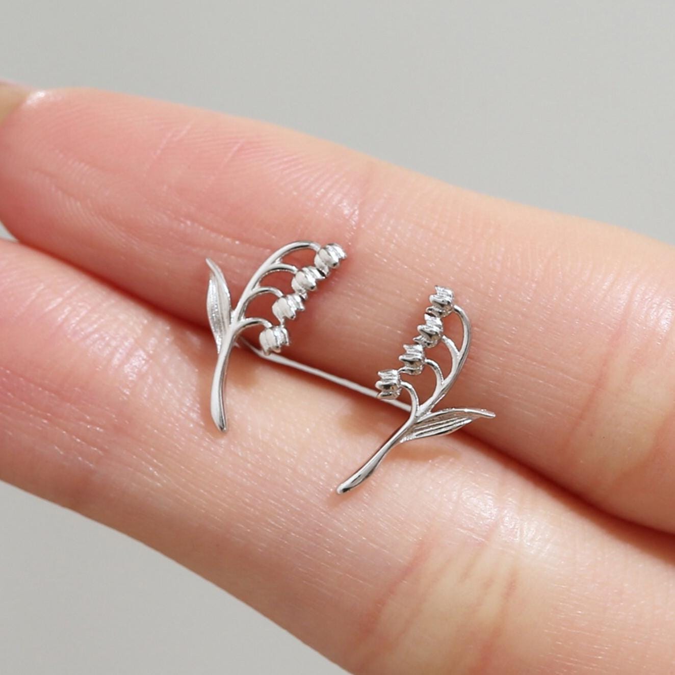 Sterling Silver Lily of the Valley 16G Flat Back Labret Earrings