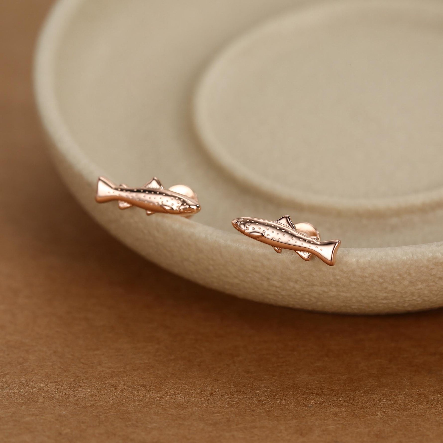 Sterling Silver Trout 16G Flat Back Labret Earrings