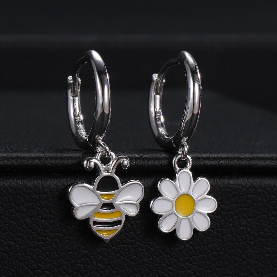 Mismatched Bumble Bee and Daisy Huggie Hoops in Sterling Silver, Silver or Gold, Asymmetric Cute Bee Hoop Earrings,