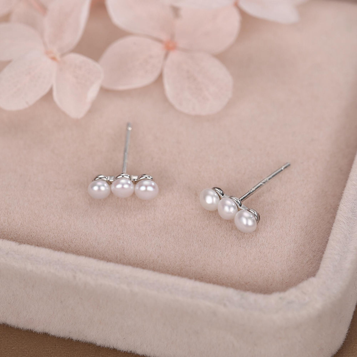 Natural Pearl Trio Stud Earrings in Sterling Silver, Freshwater Pearl Bar Earrings, Silver or Gold or Rose Gold, Pearl Earrings, Pearl Stud