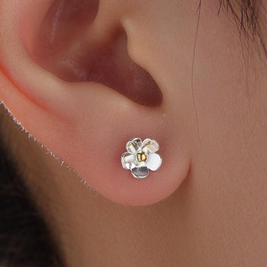 Sterling Silver Forget-me-not Flower Stud Earrings, Polished Finish, Nature Inspired Blossom Earrings, Cute and Quirky