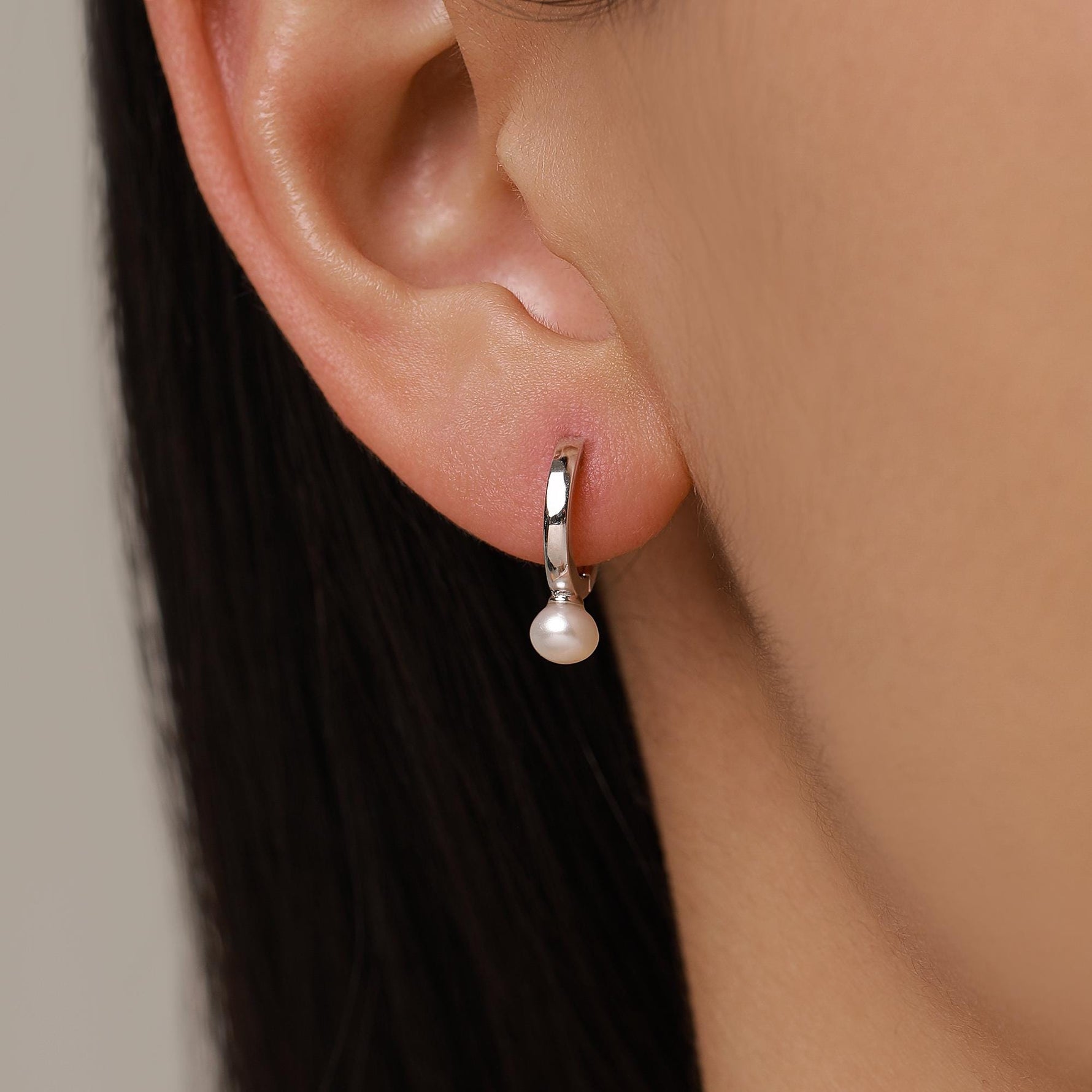 Natural Freshwater Pearl Huggie Hoops, Single Pearl Hoops, Silver or Gold, Genuine Pearl Huggie Hoops, Keshi Pearl Earrings