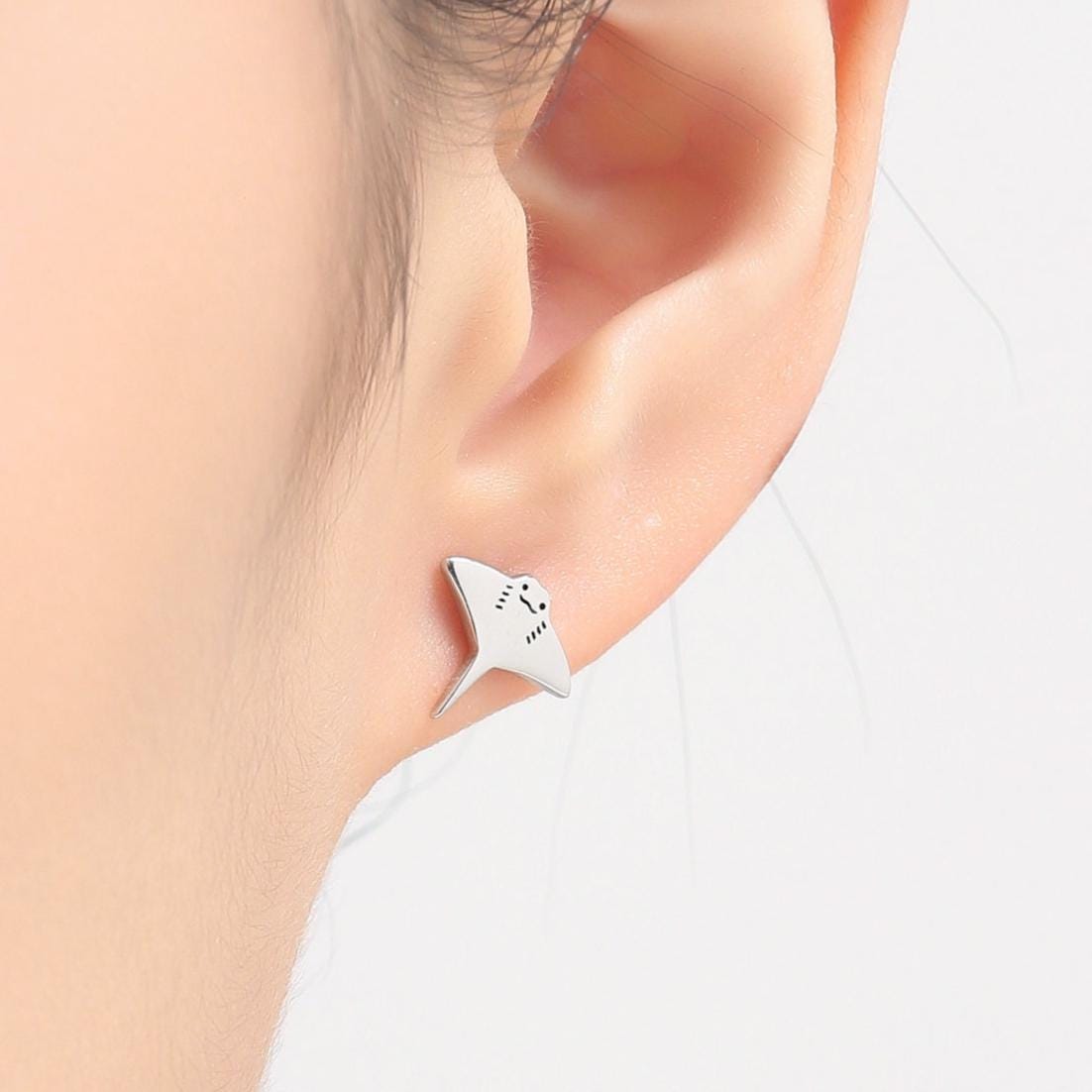 Cute Manta Ray Fish Stud Earrings in Sterling Silver, Silver, Gold or Rose Gold, Stud Earrings, Ocean Stingray Fish Earrings