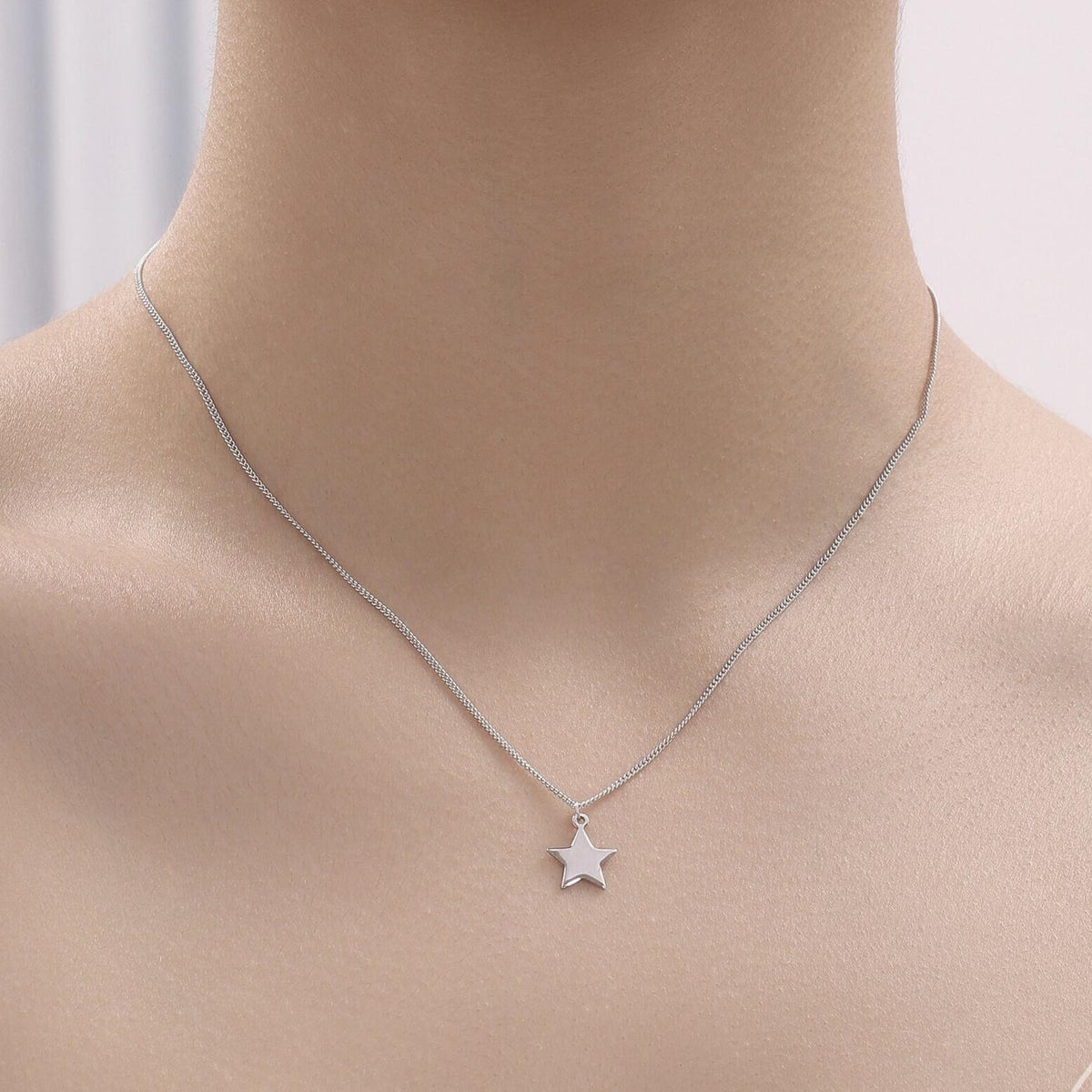 Minimalist Star Pendant Necklace in Sterling Silver, Silver or Gold or Rose Gold, Small Star Necklace