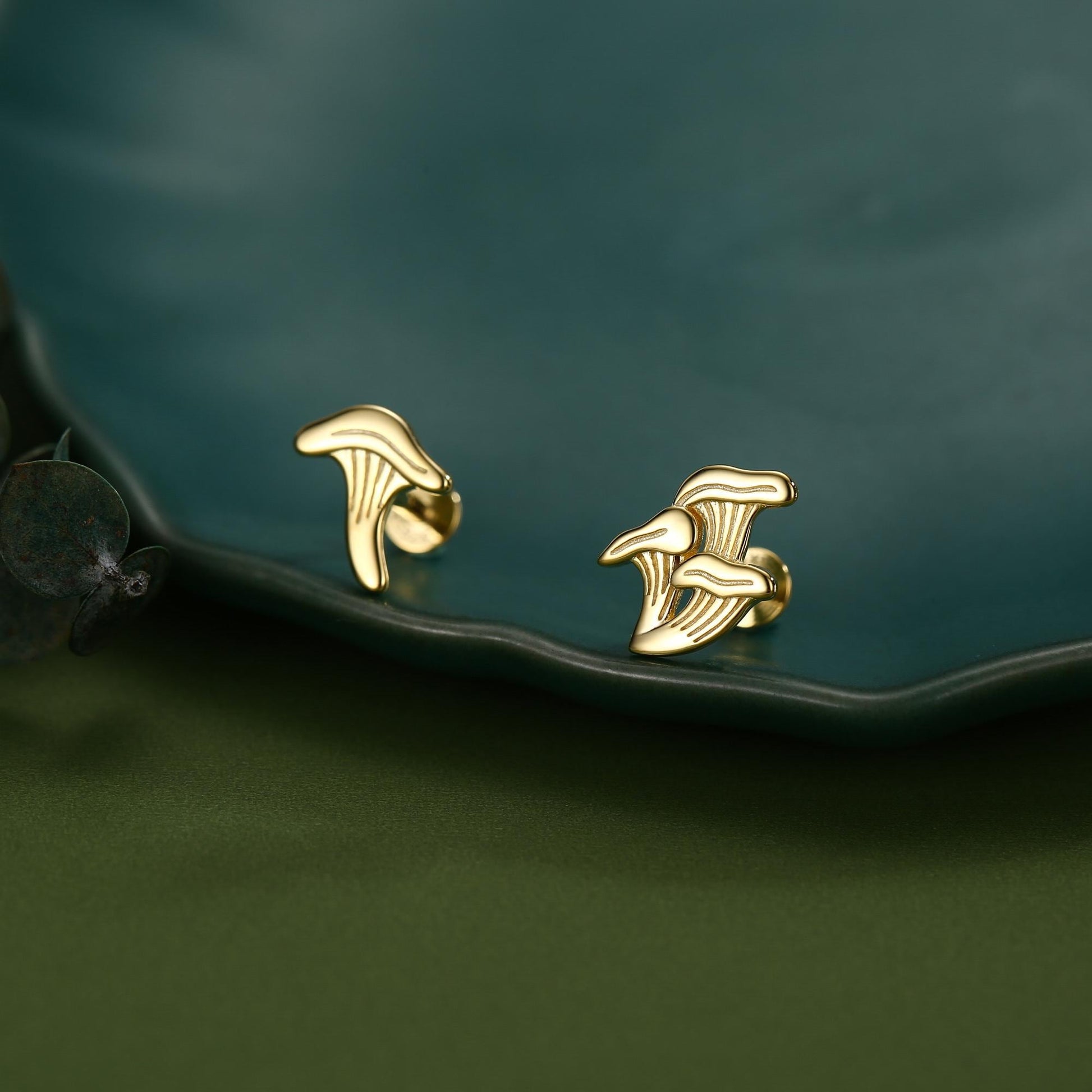 Sterling Silver Mismatched Chanterelle Mushroom 16G Flat Back Labret Earrings