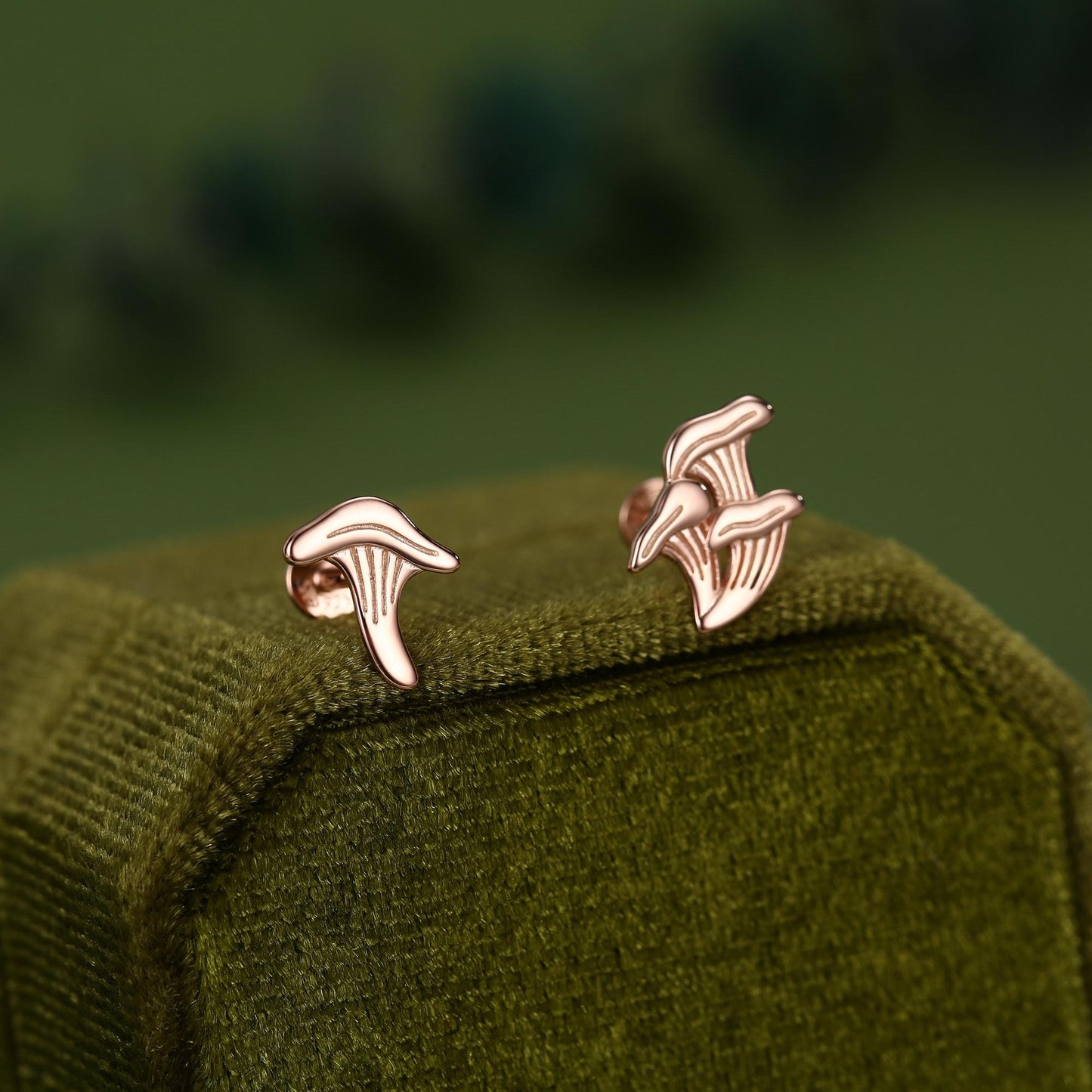 Sterling Silver Mismatched Chanterelle Mushroom 16G Flat Back Labret Earrings