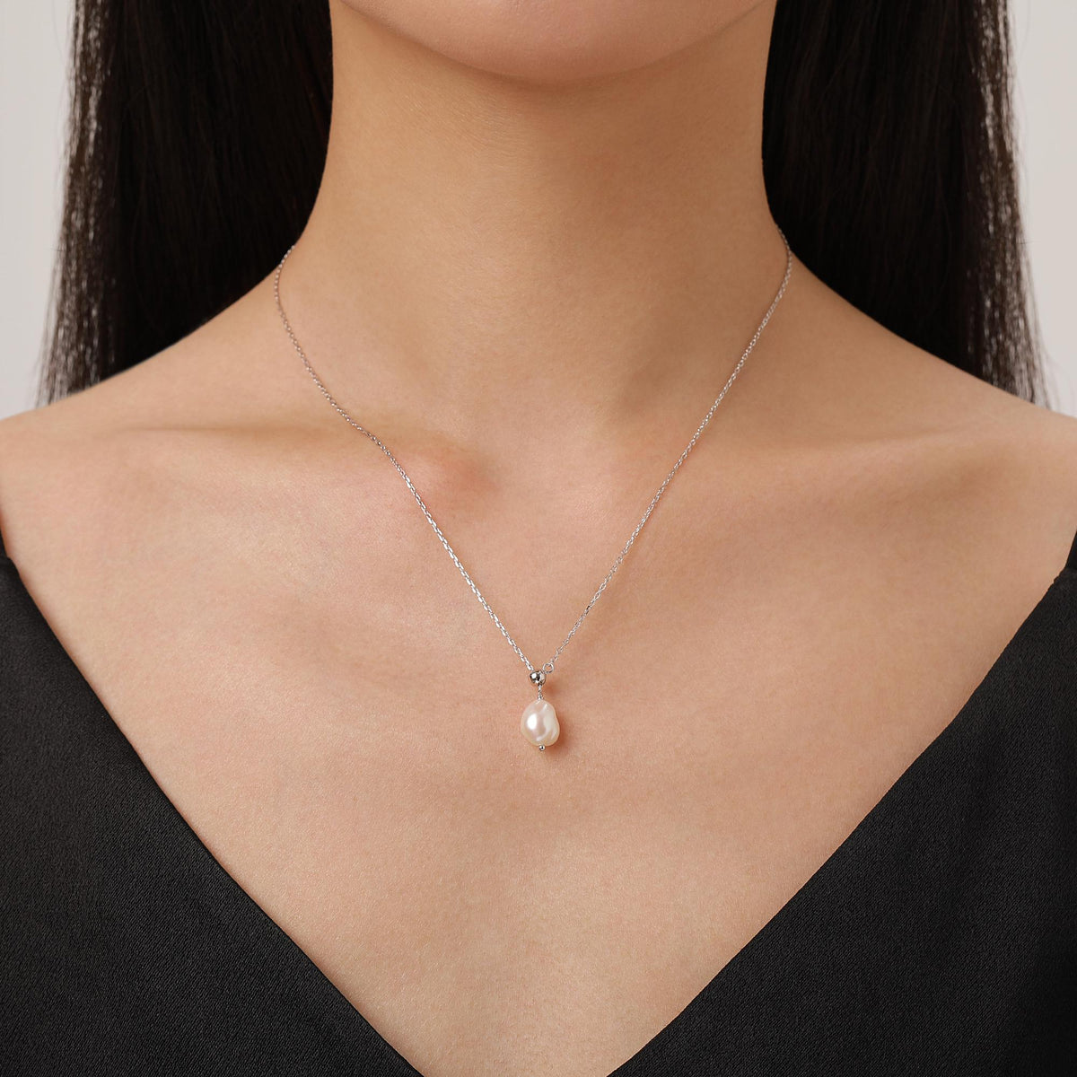 Natural Baroque Pearl Adjustable Lariat Pendant Necklace in Sterling Silver