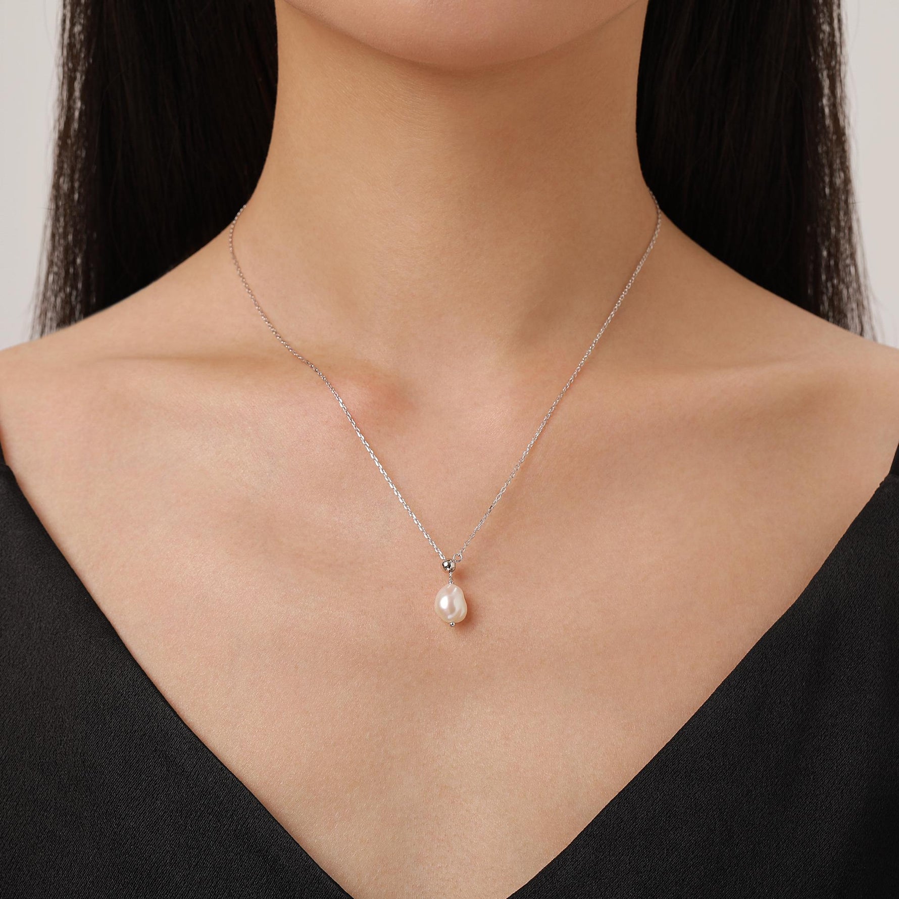Natural Baroque Pearl Adjustable Lariat Pendant Necklace in Sterling Silver