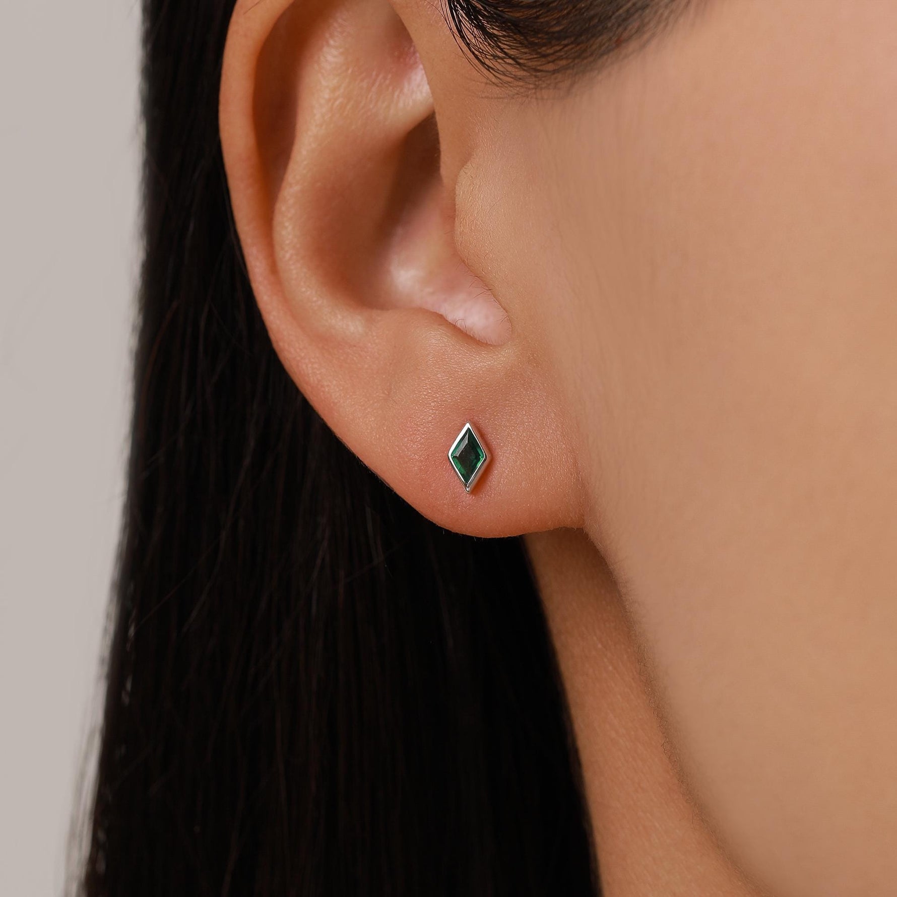 Sterling Silver Emerald Green CZ 18G Screw Back Rhombus Stud Earrings