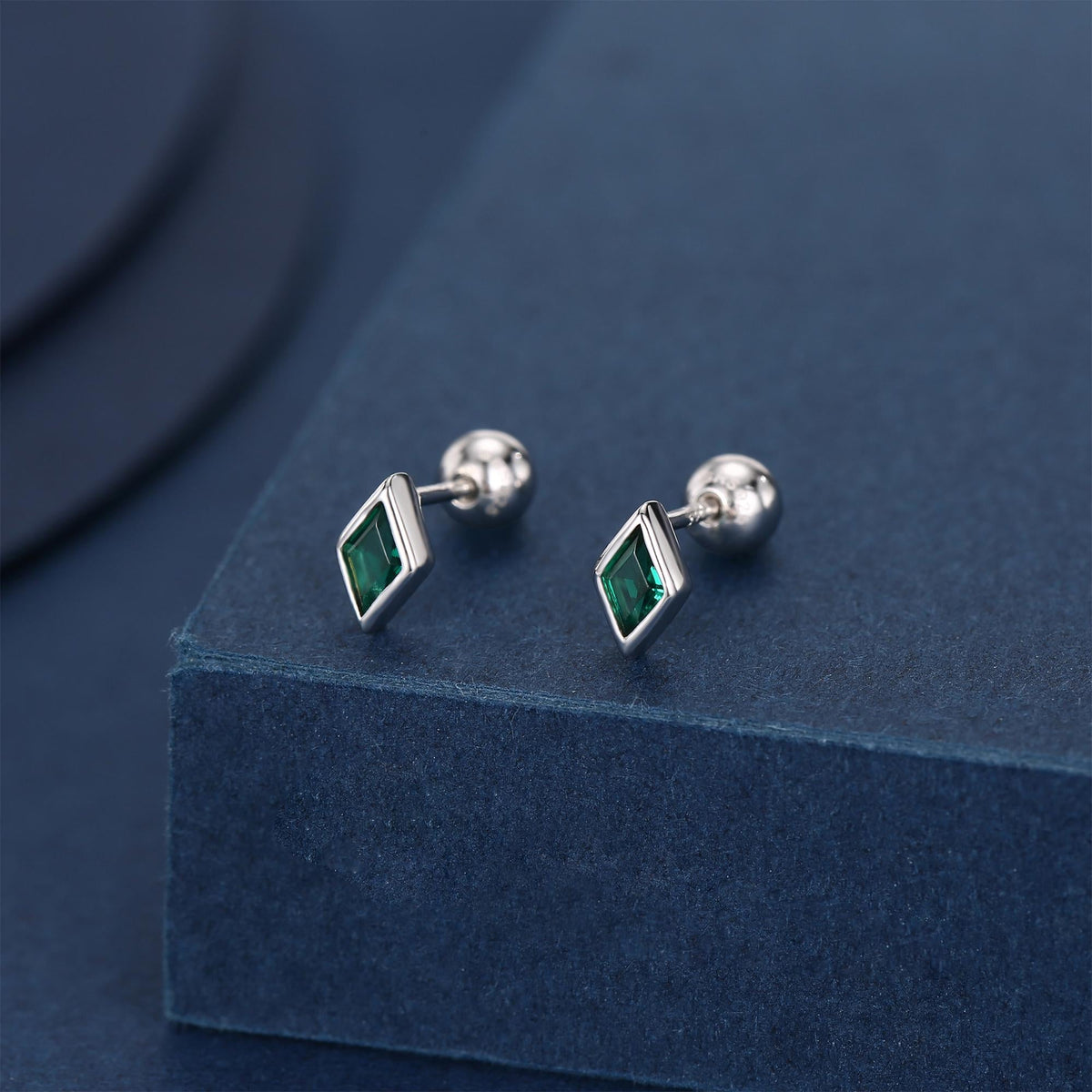 Sterling Silver Emerald Green CZ 18G Screw Back Rhombus Stud Earrings