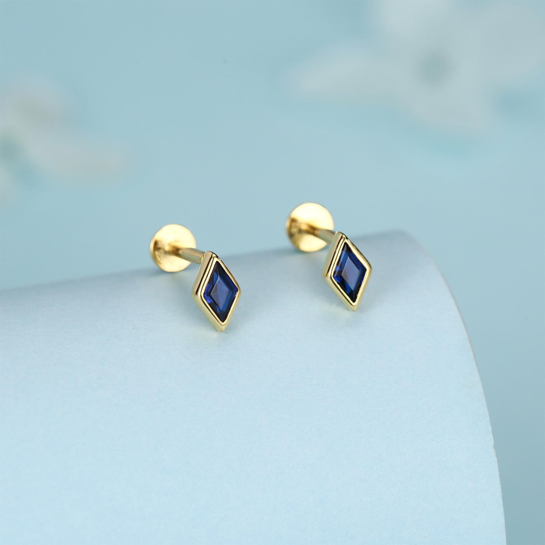 Sterling Silver Sapphire Blue CZ Rhombus 16G Flat Back Labret Earrings