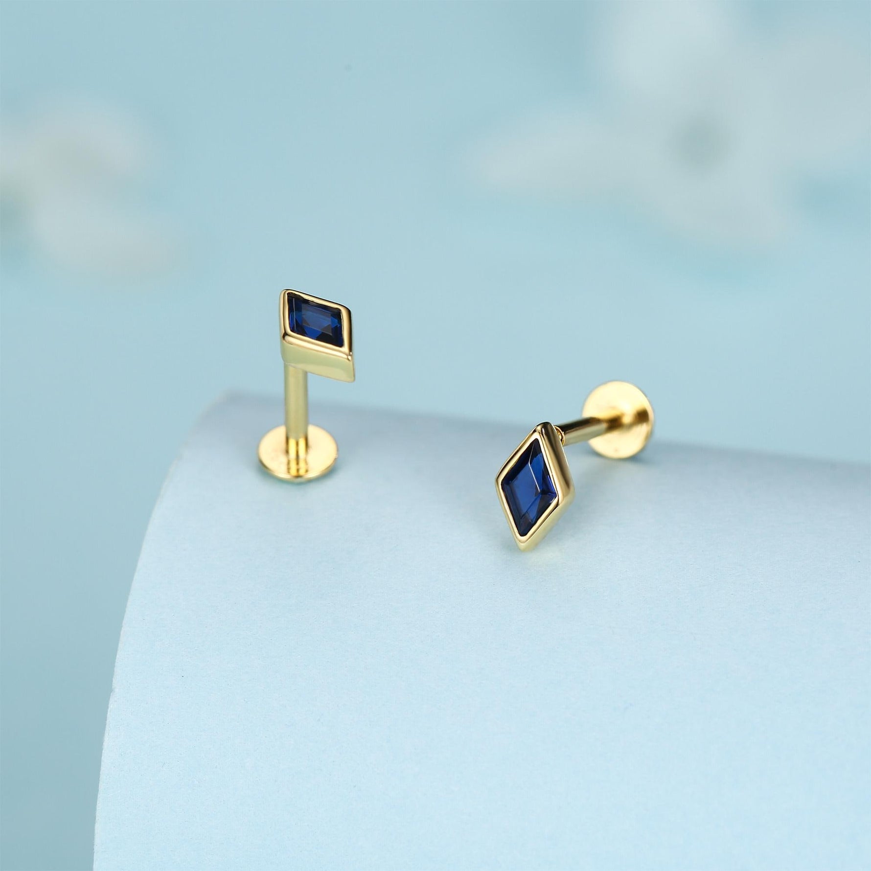 Sterling Silver Sapphire Blue CZ Rhombus 16G Flat Back Labret Earrings