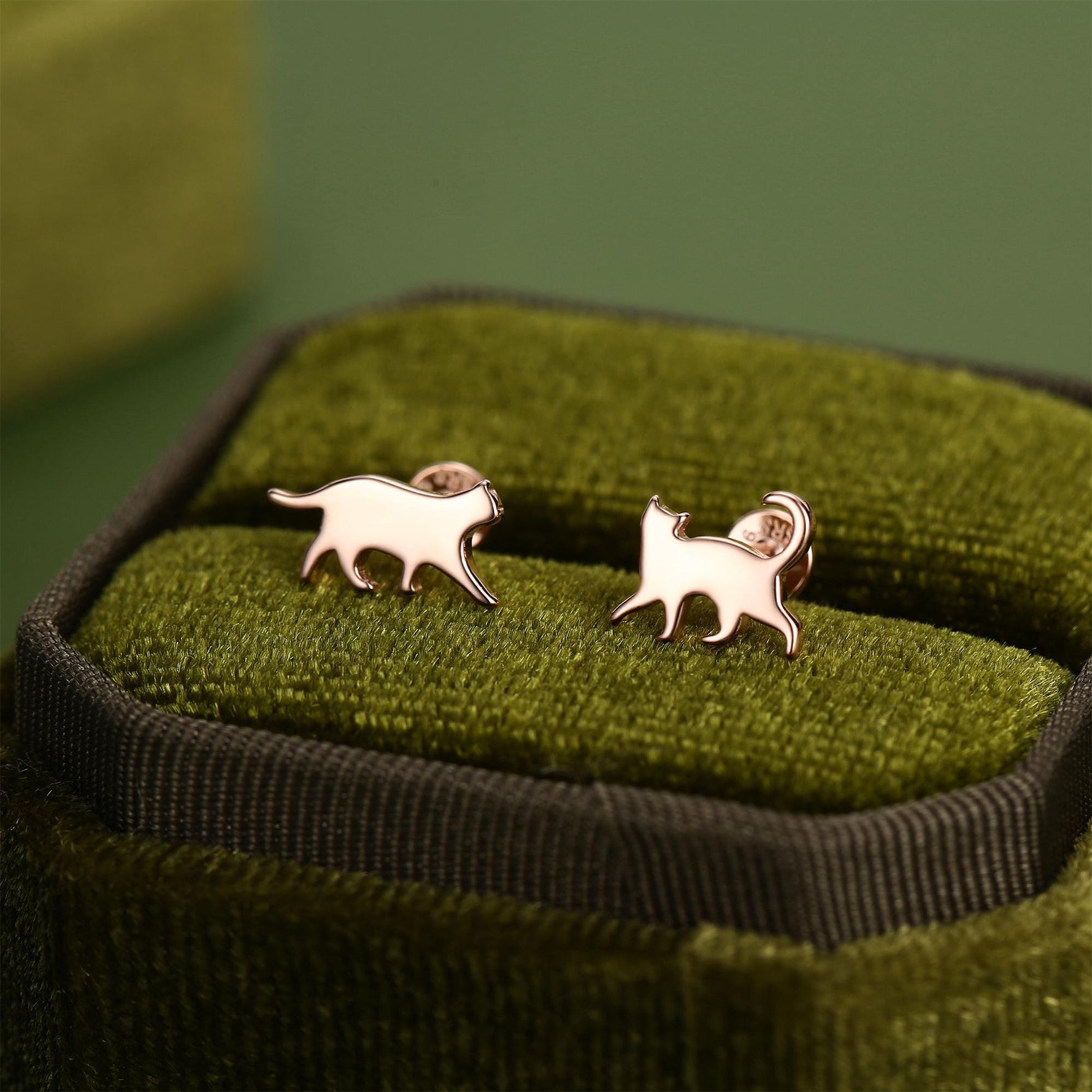 Sterling Silver Asymmetric Cat 16G Flat Back Labret Earrings, Animal