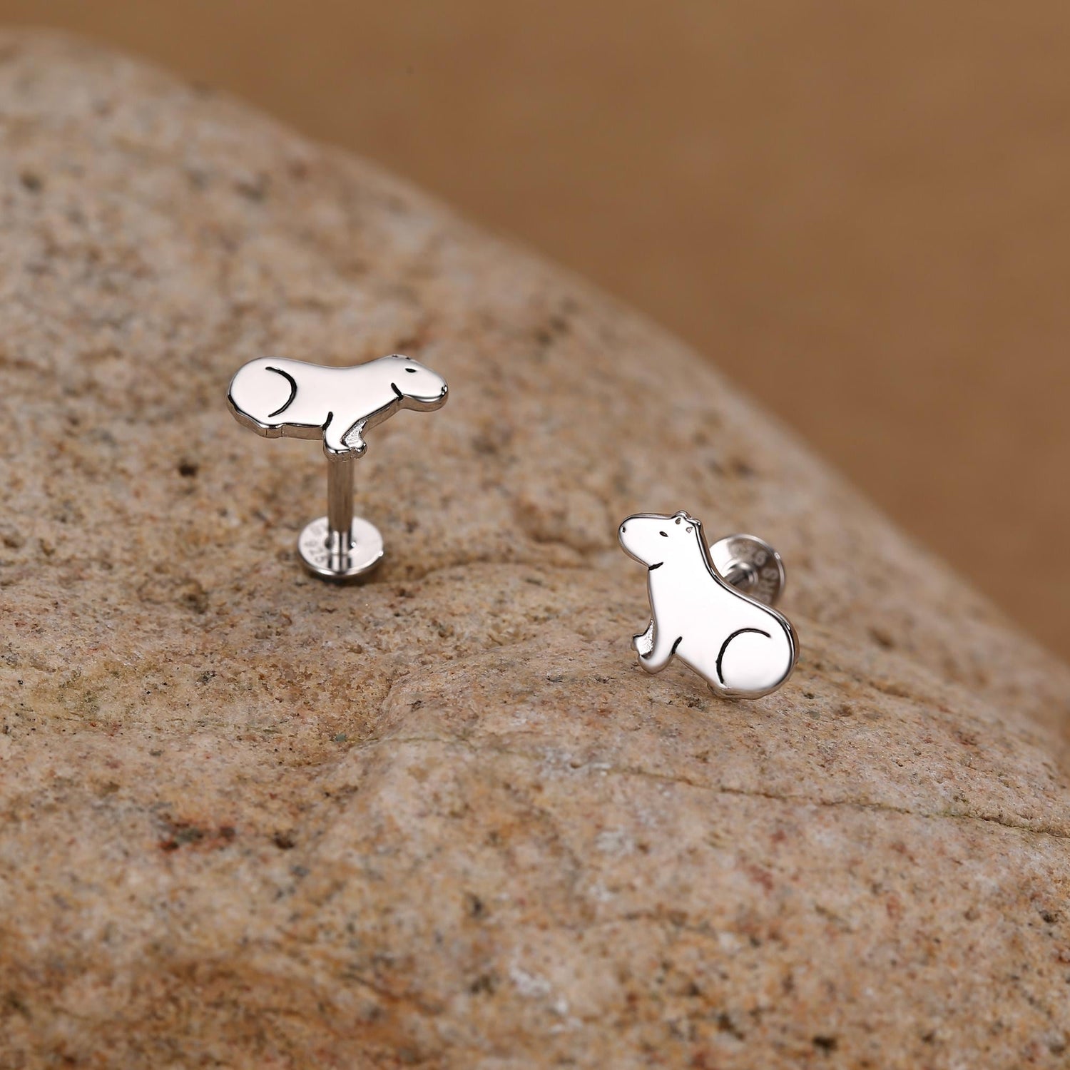 Sterling Silver Capybara 16G Flat Back Labret Earrings