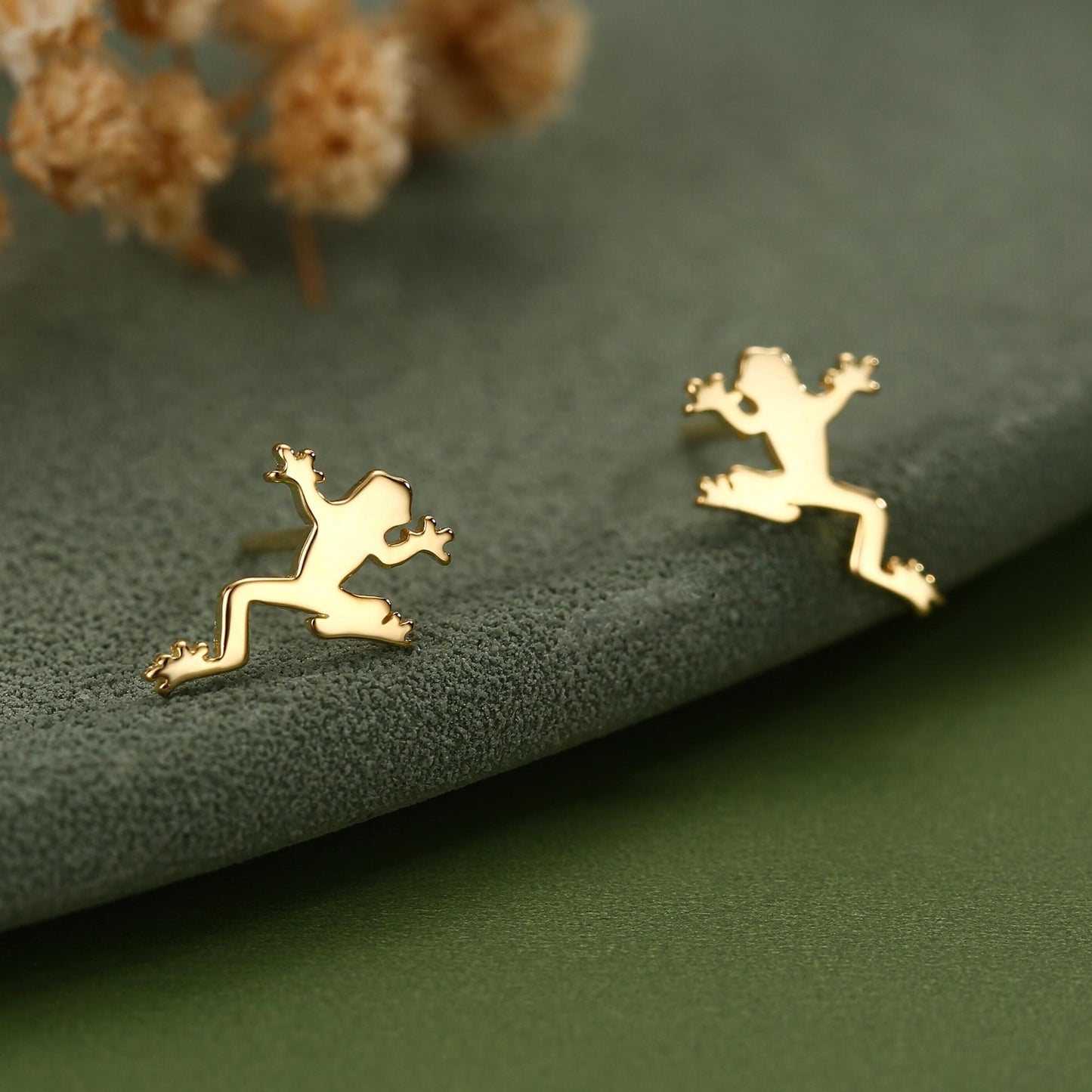 Frog Stud Earrings in Sterling Silver, Tree Frog, Rain Forest Frog Nature Inspired, Cute Fun and Quirky