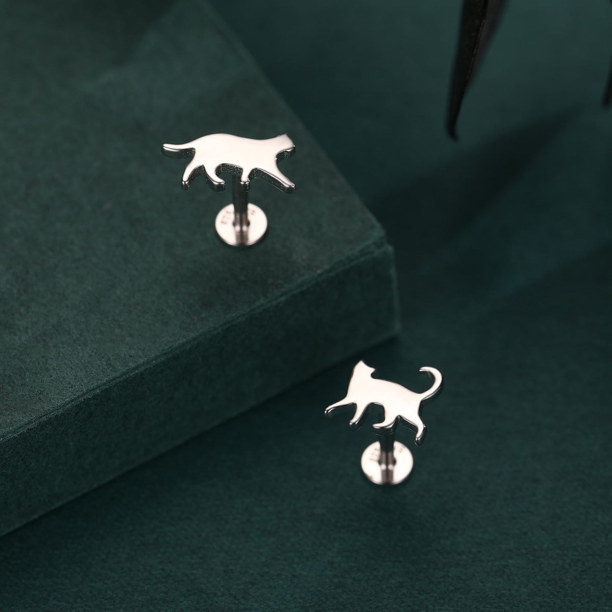 Sterling Silver Asymmetric Cat 16G Flat Back Labret Earrings, Animal