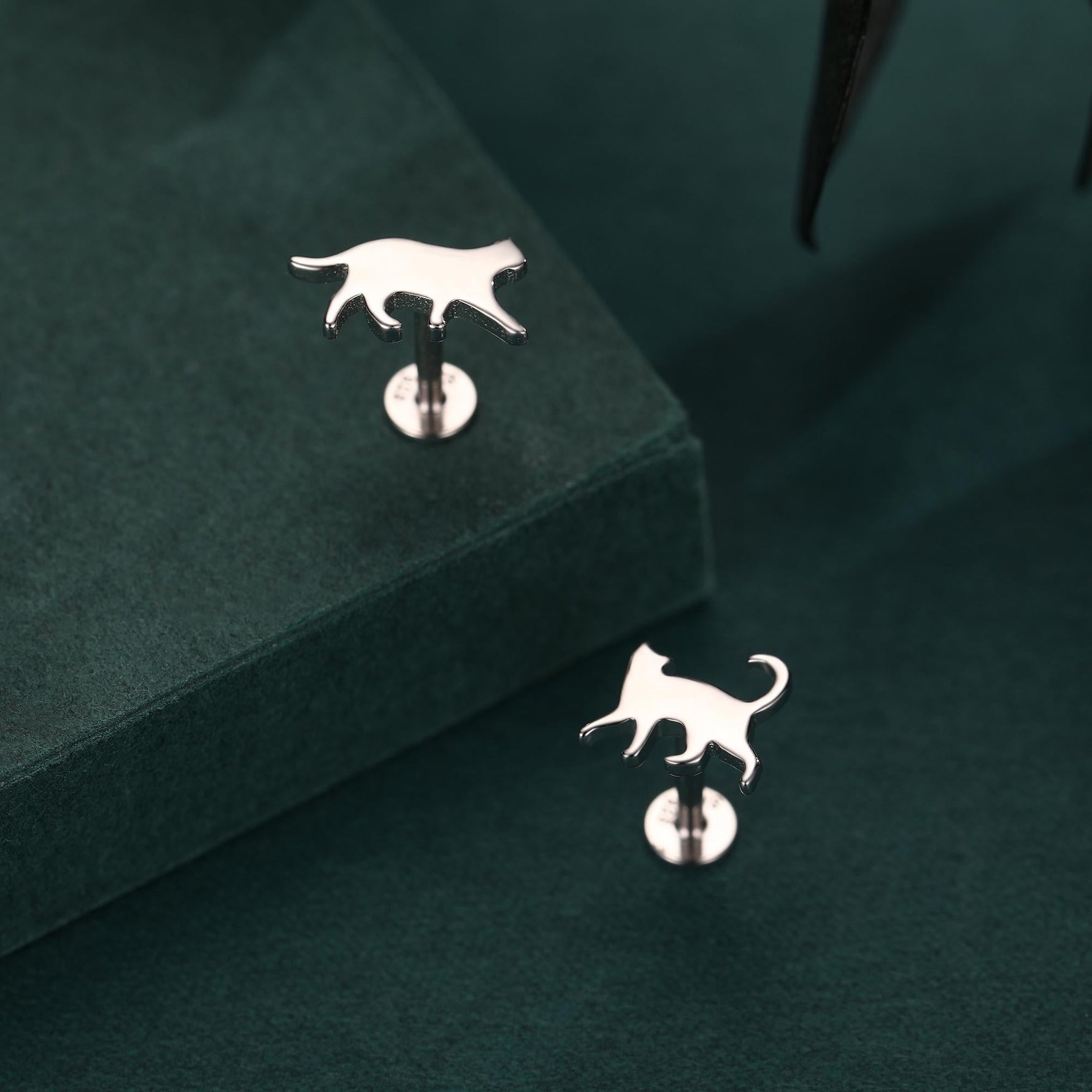 Sterling Silver Asymmetric Cat 16G Flat Back Labret Earrings, Animal
