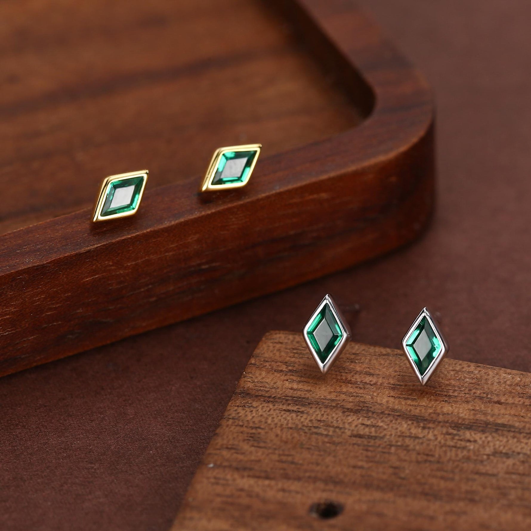 Sterling Silver Emerald Green CZ 18G Screw Back Rhombus Stud Earrings