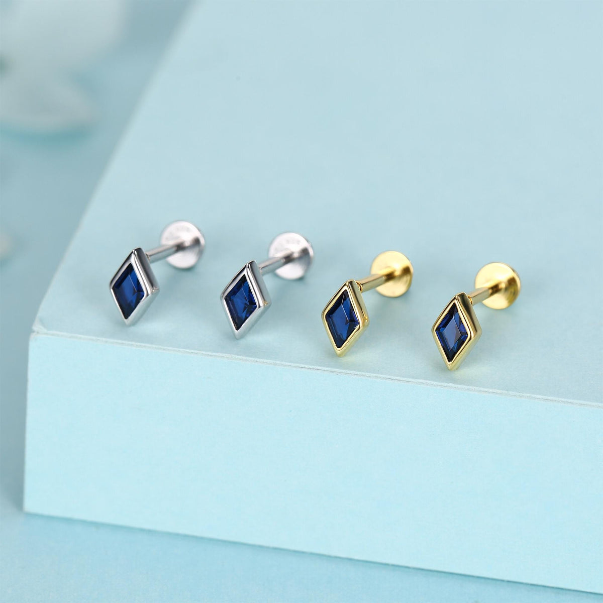 Sterling Silver Sapphire Blue CZ Rhombus 16G Flat Back Labret Earrings